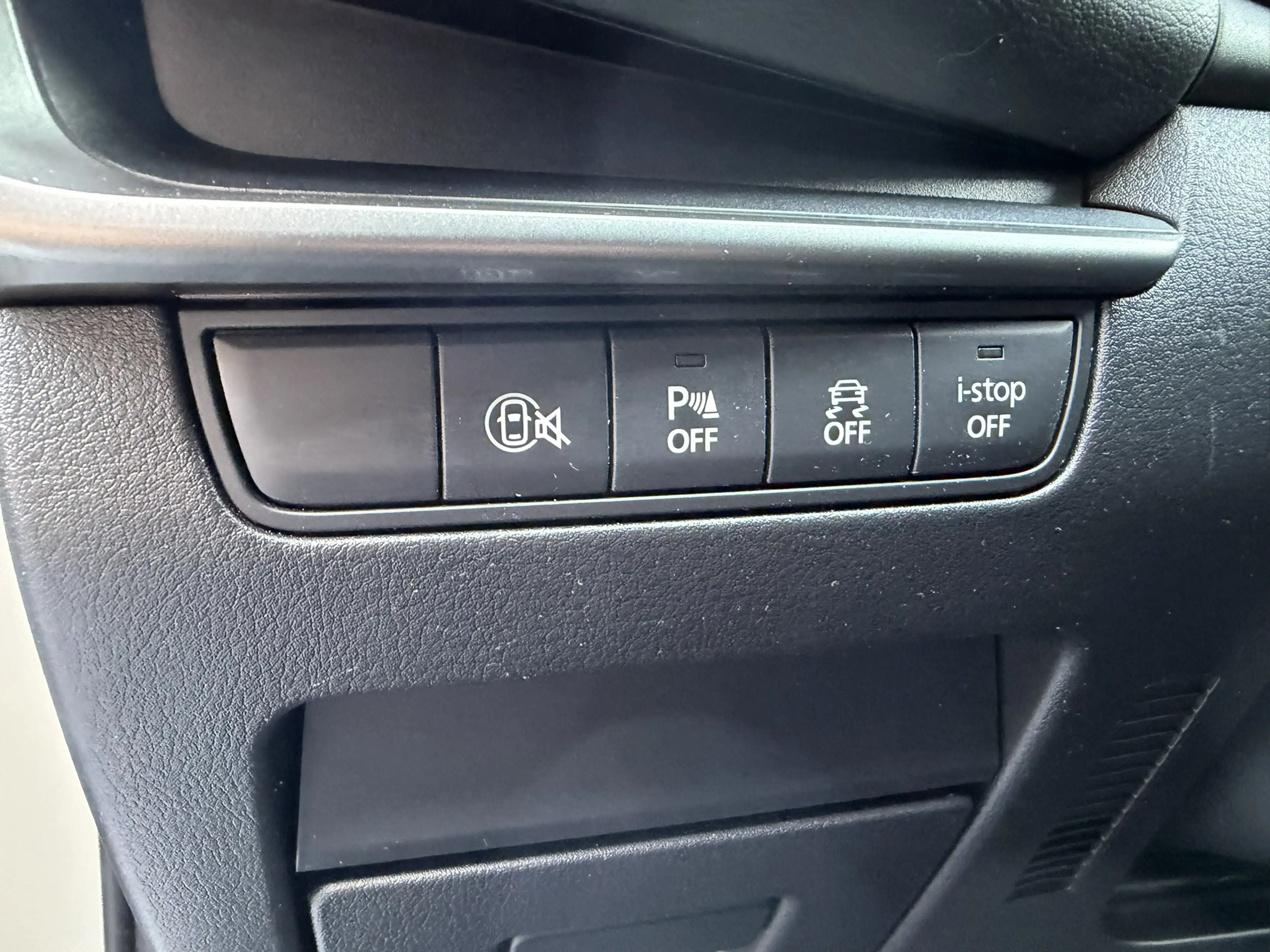 Mazda 3 2.5 e-SkyActiv-G Carplay — photo 14