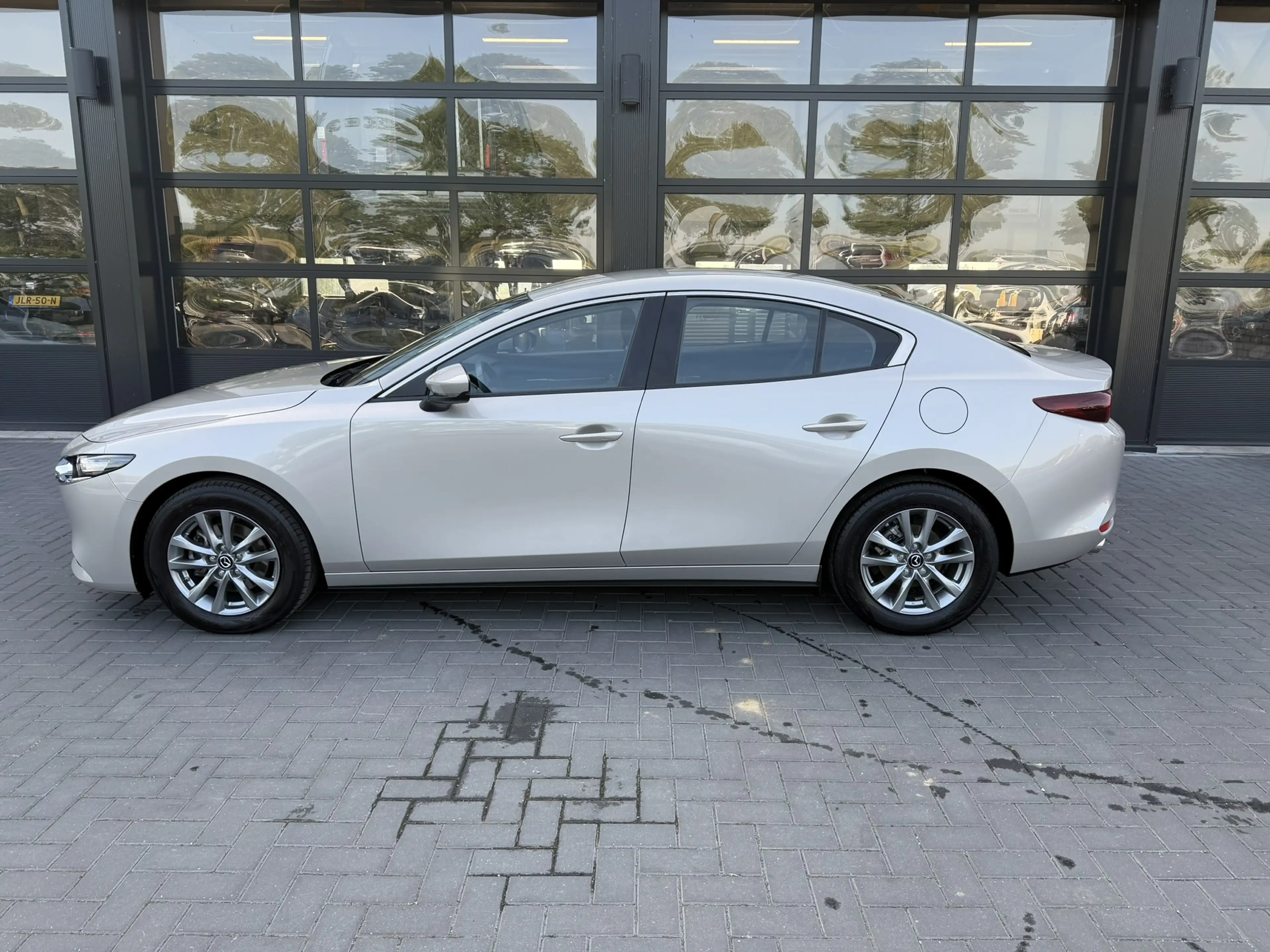 Mazda 3 2.5 e-SkyActiv-G Carplay — photo 23