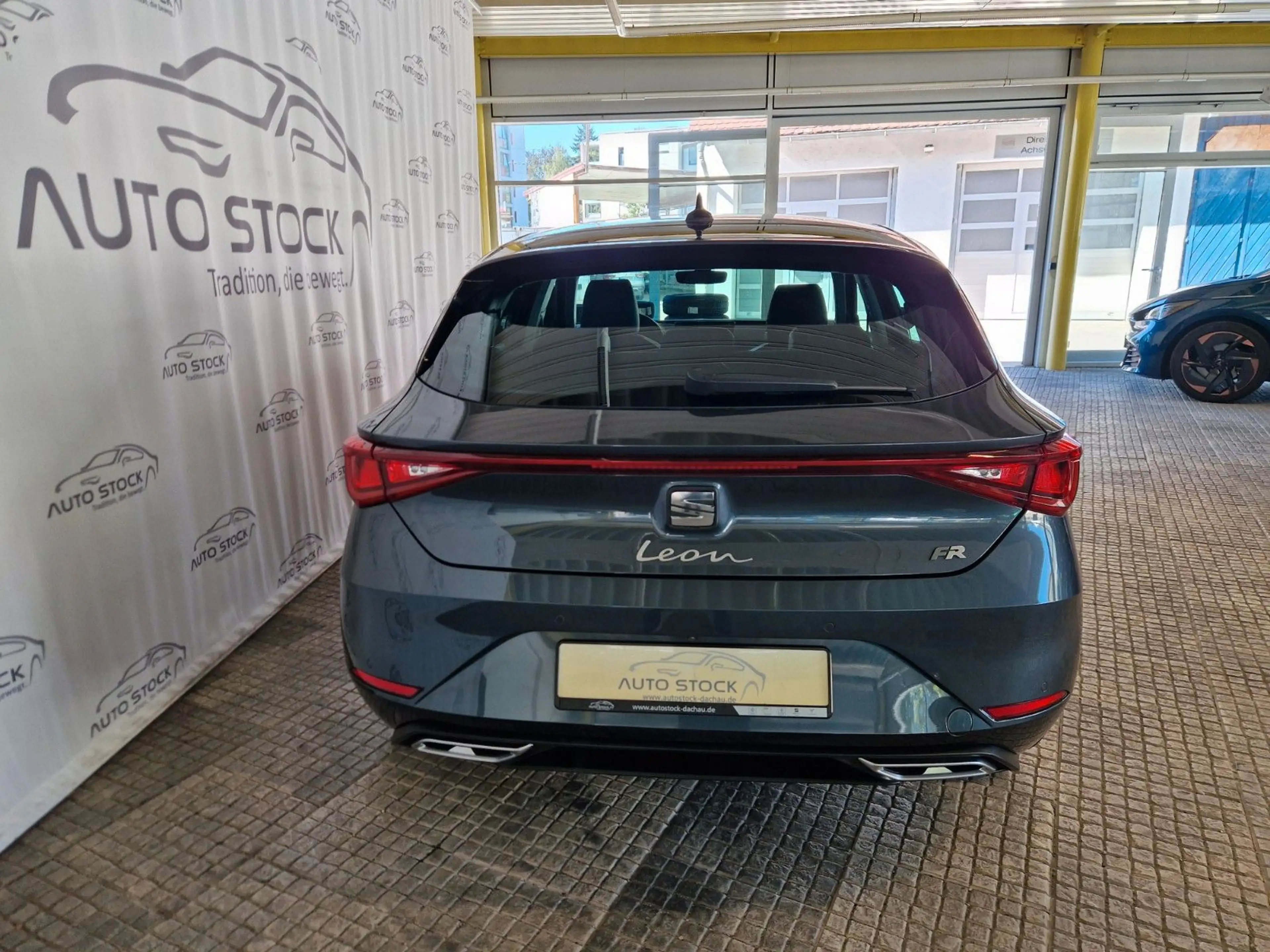 SEAT Leon FR 2.0 TDI DSG Navi LED ACC PDC SH beats — photo 6