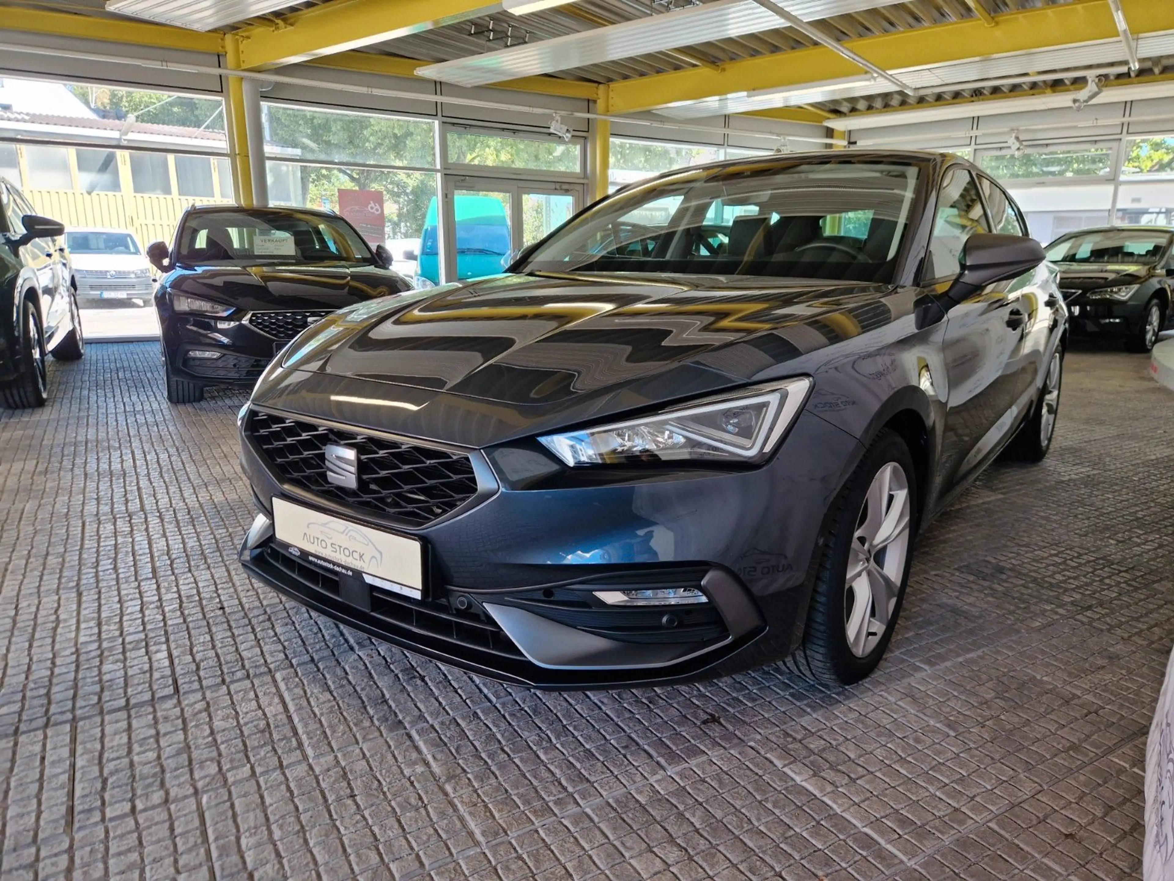 SEAT Leon FR 2.0 TDI DSG Navi LED ACC PDC SH beats — photo 3