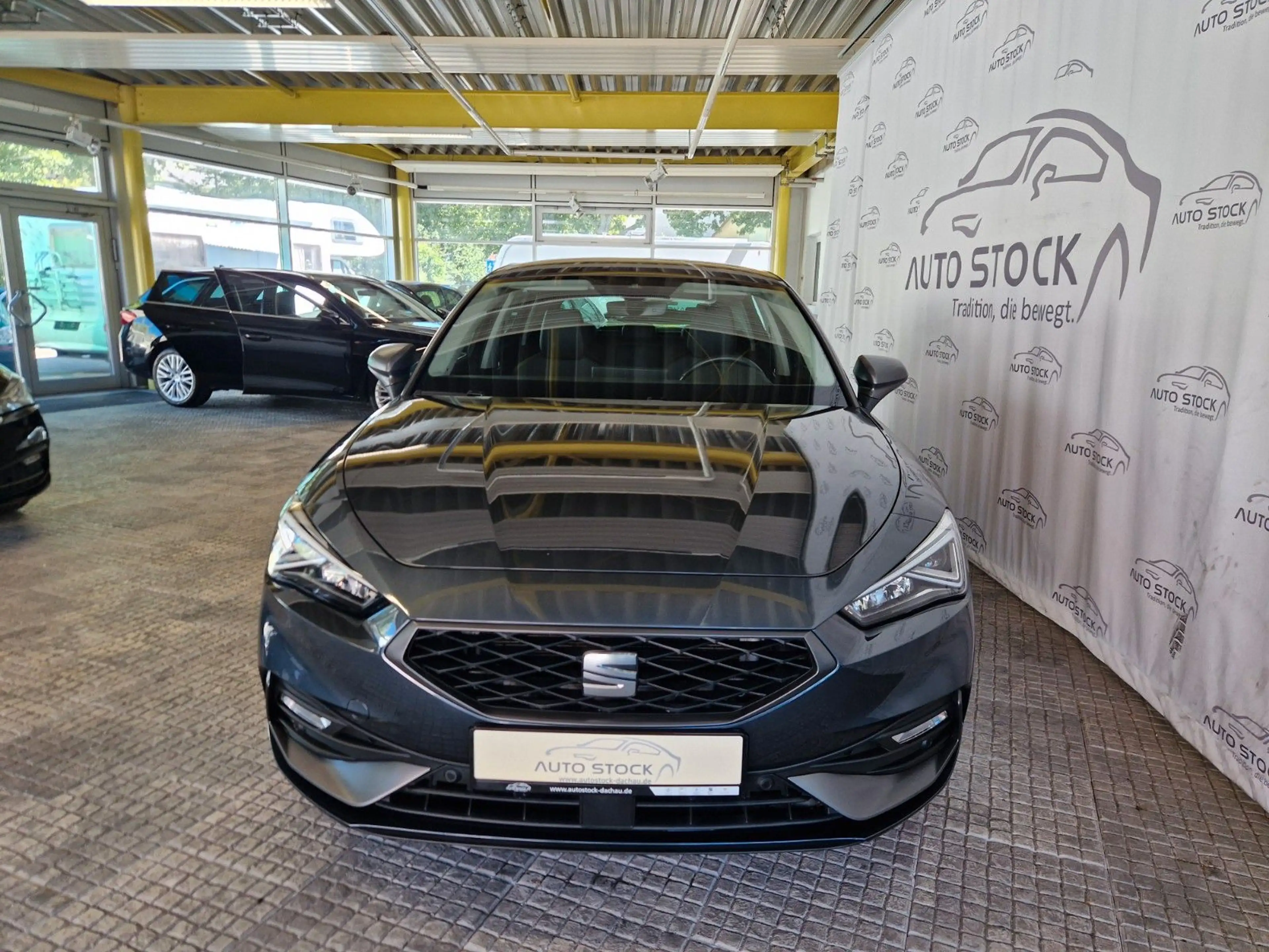 SEAT Leon FR 2.0 TDI DSG Navi LED ACC PDC SH beats — photo 2