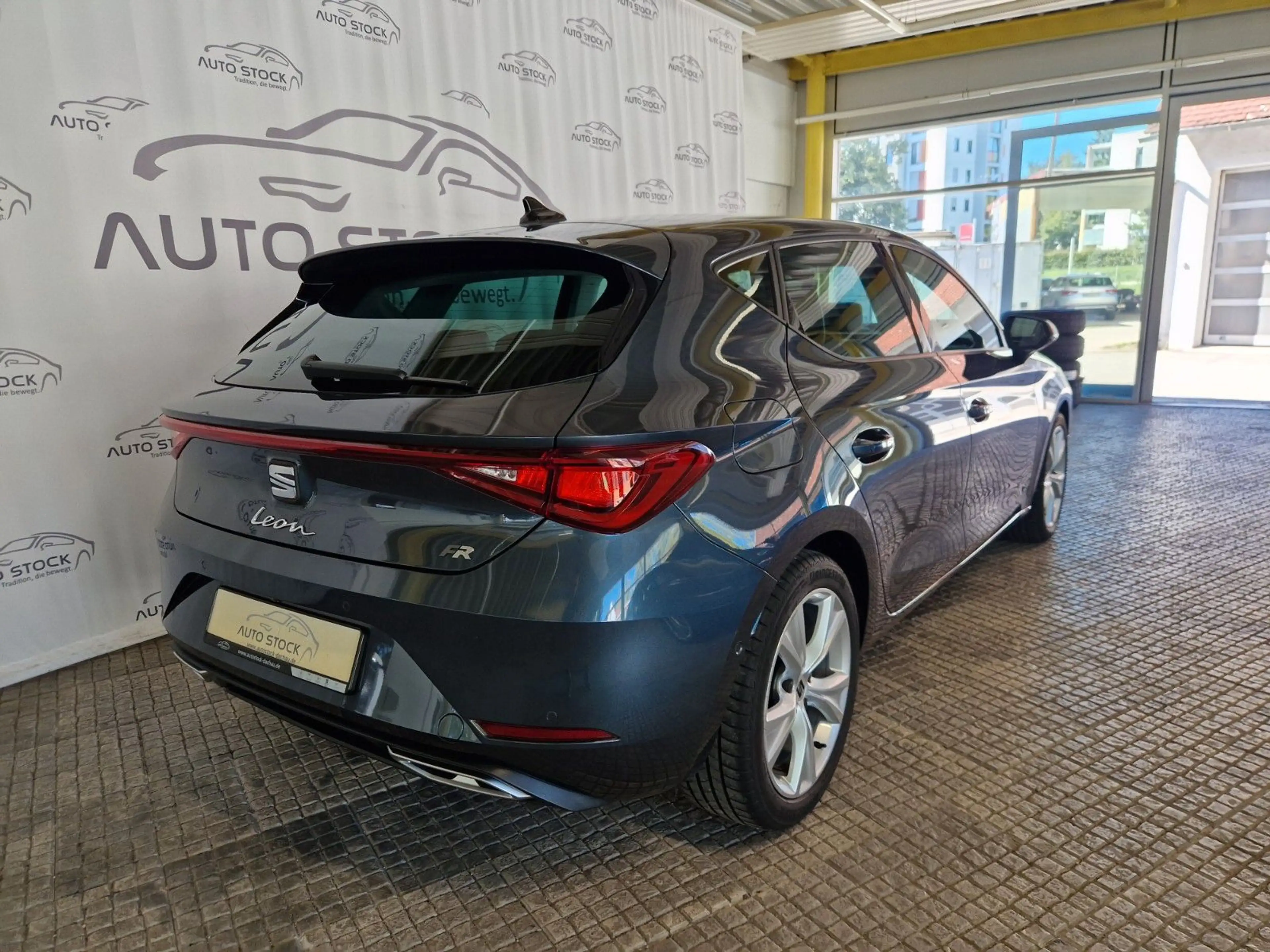 SEAT Leon FR 2.0 TDI DSG Navi LED ACC PDC SH beats — photo 5