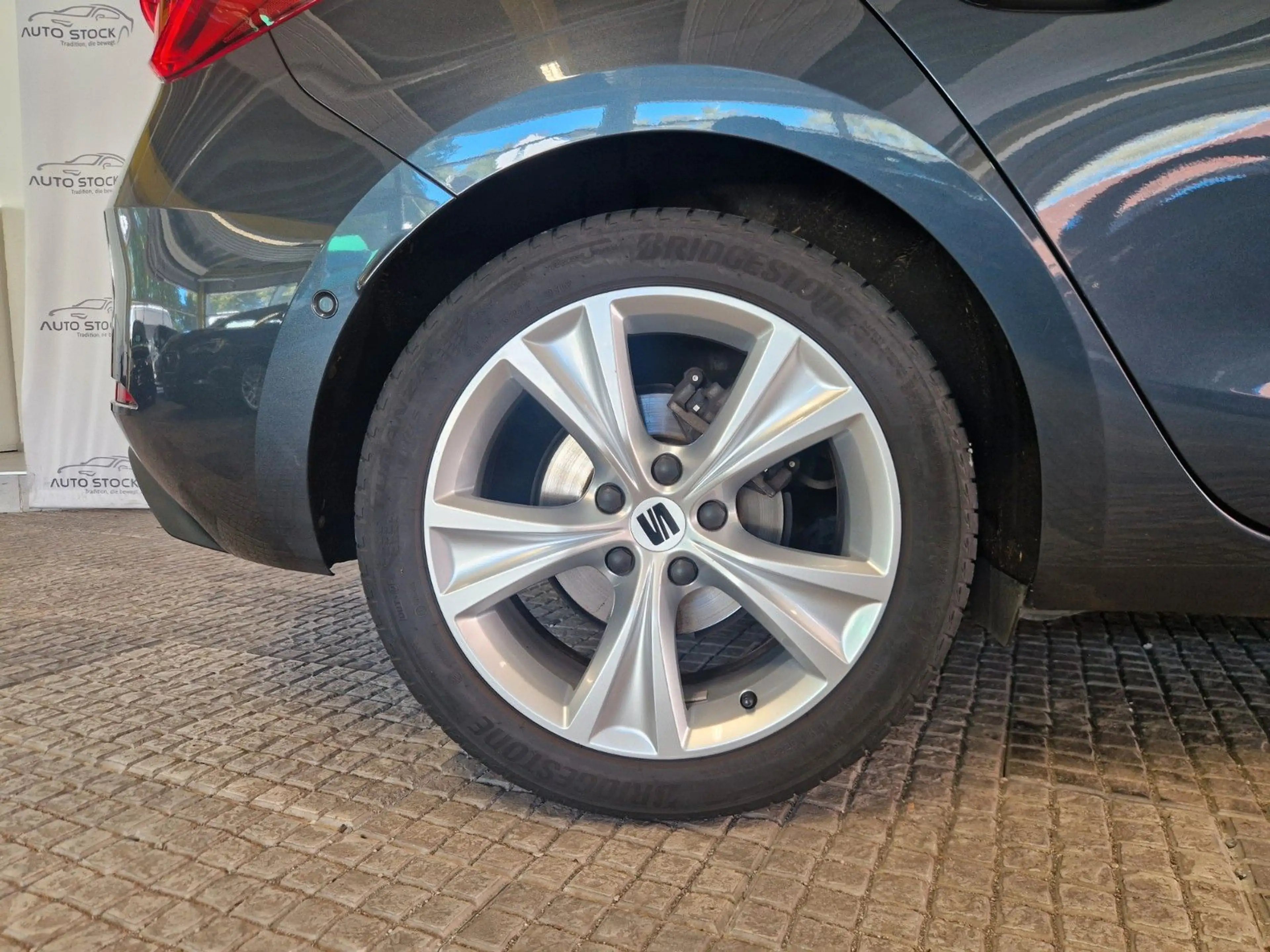 SEAT Leon FR 2.0 TDI DSG Navi LED ACC PDC SH beats — photo 8