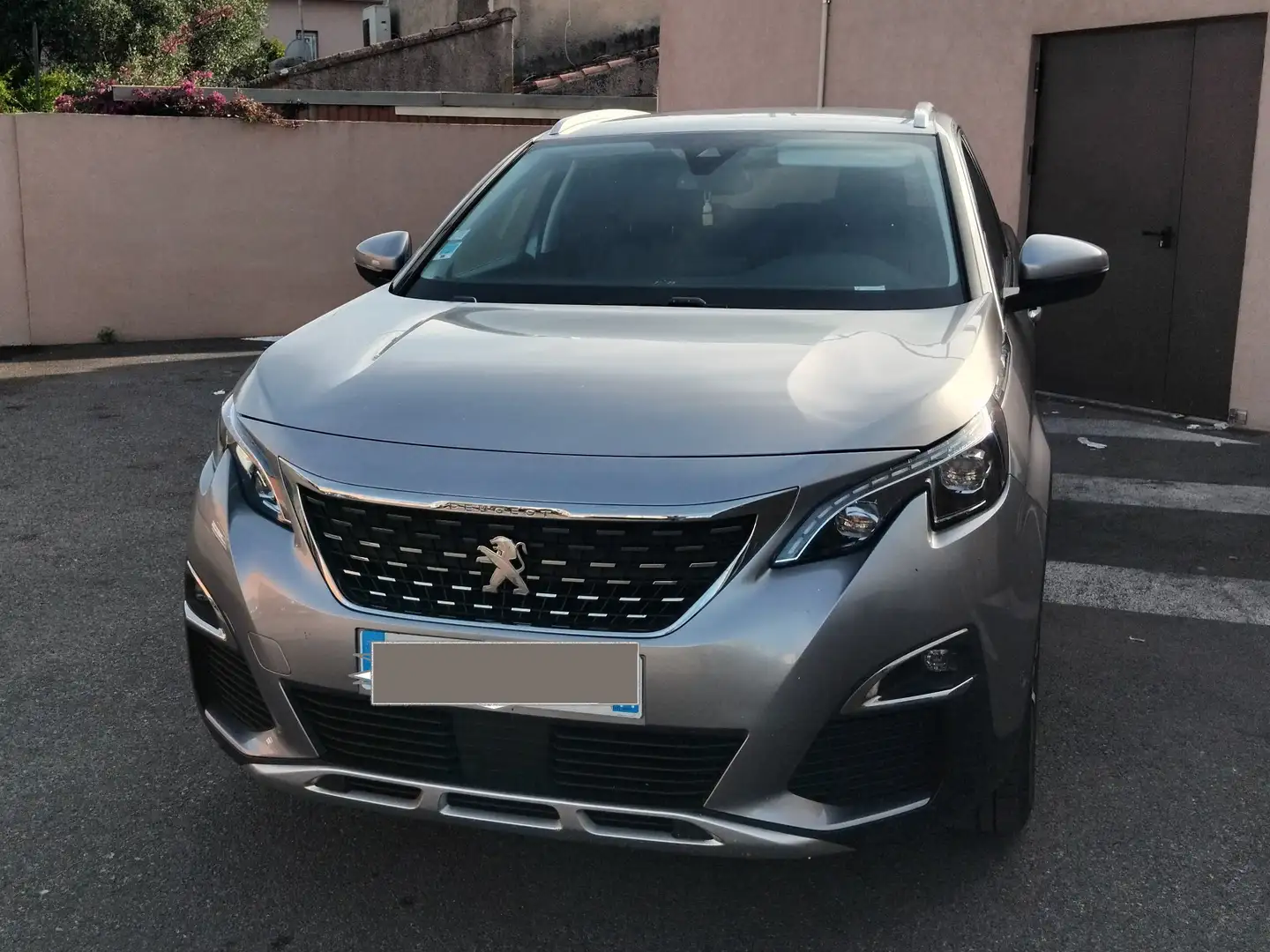 Peugeot 3008 SUV 1.5 BlueHDi 130 131 CV / 96 KW Gri - 1