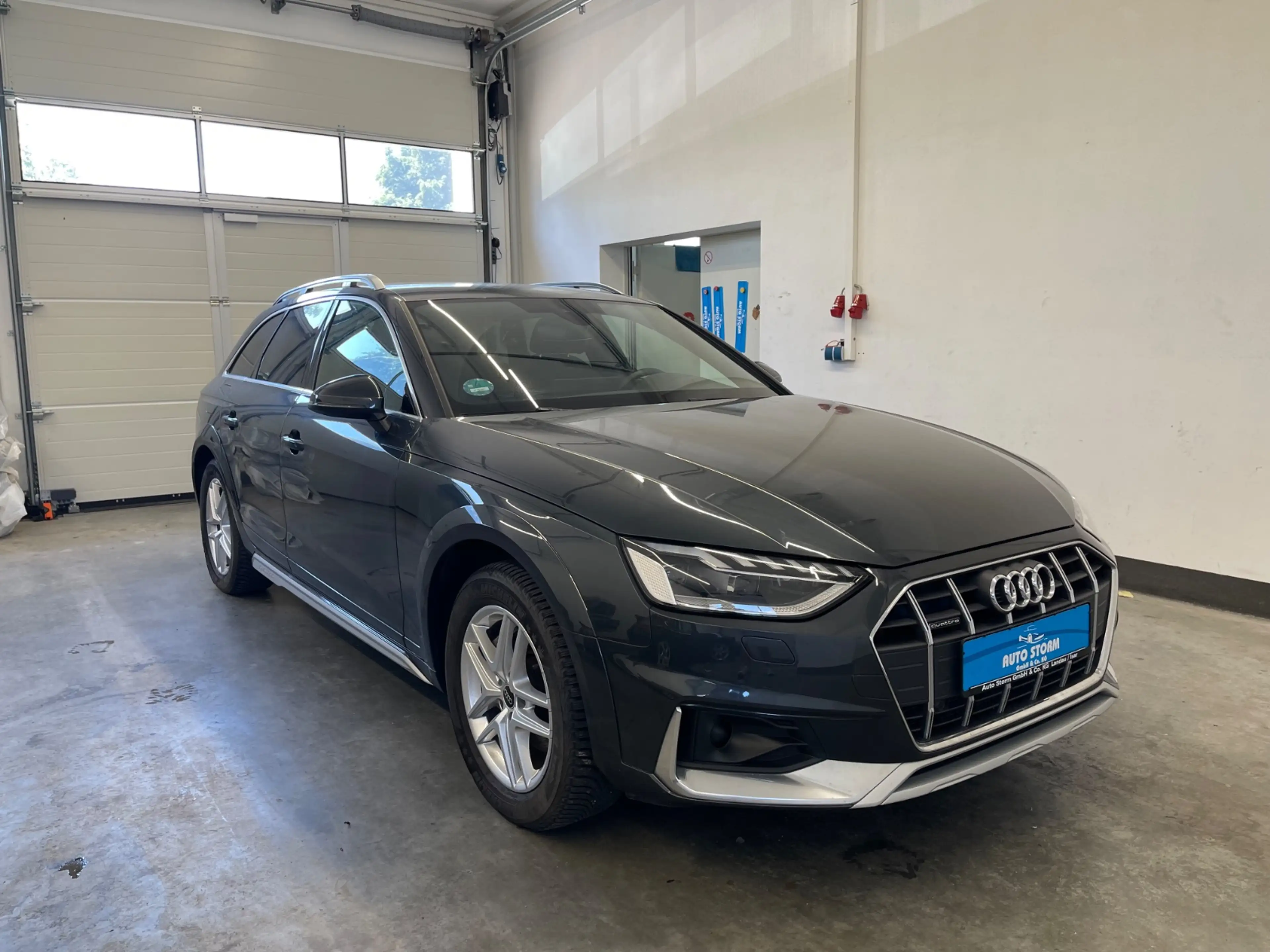 Audi A4 allroad quattro 40 TDI LED*NAVI*ACC*AHK* — photo 3