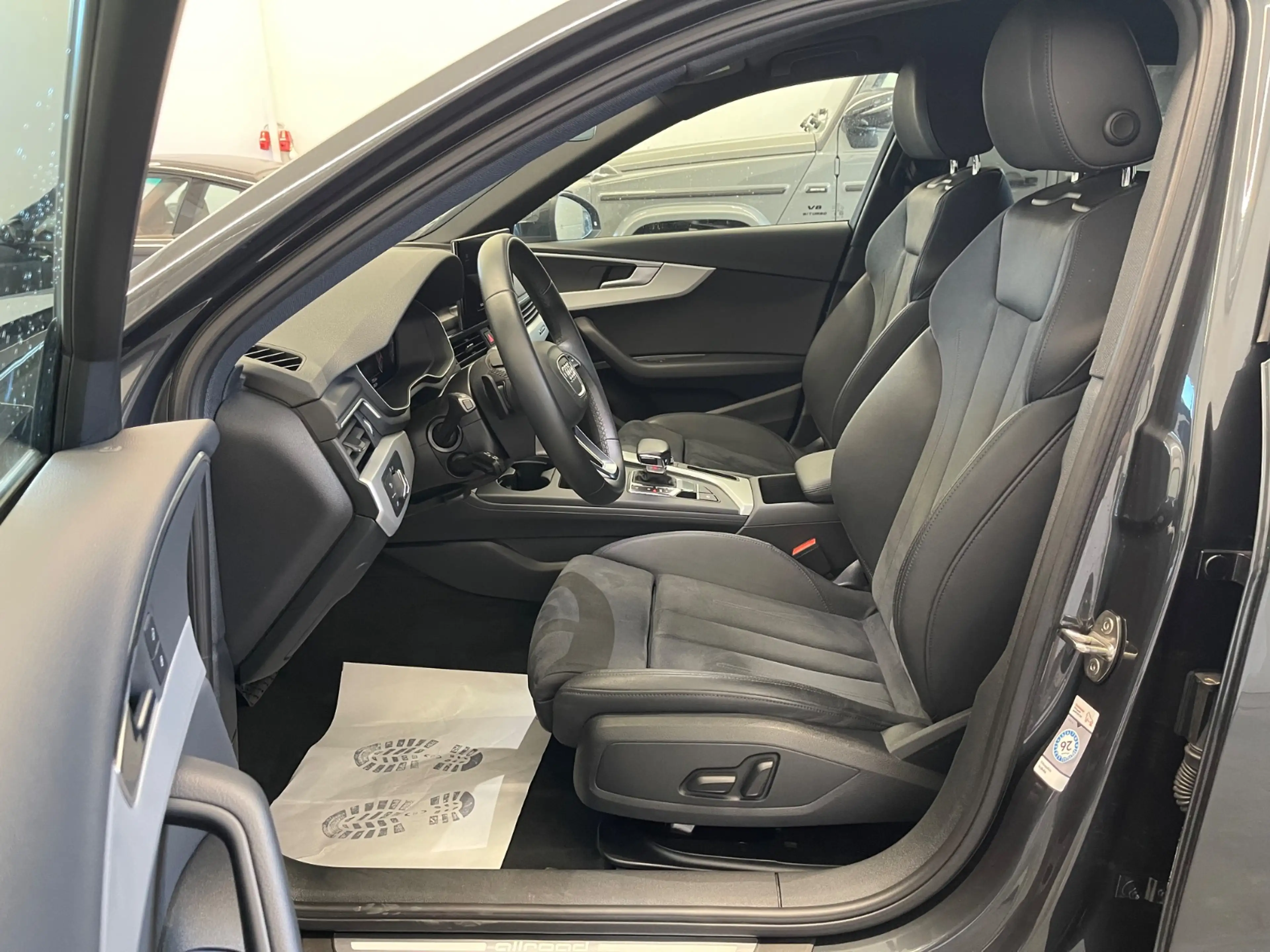 Audi A4 allroad quattro 40 TDI LED*NAVI*ACC*AHK* — photo 7
