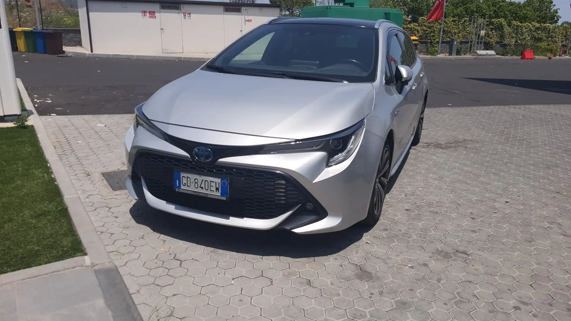 Toyota Corolla Touring Sports 2.0h Style cvt - 1