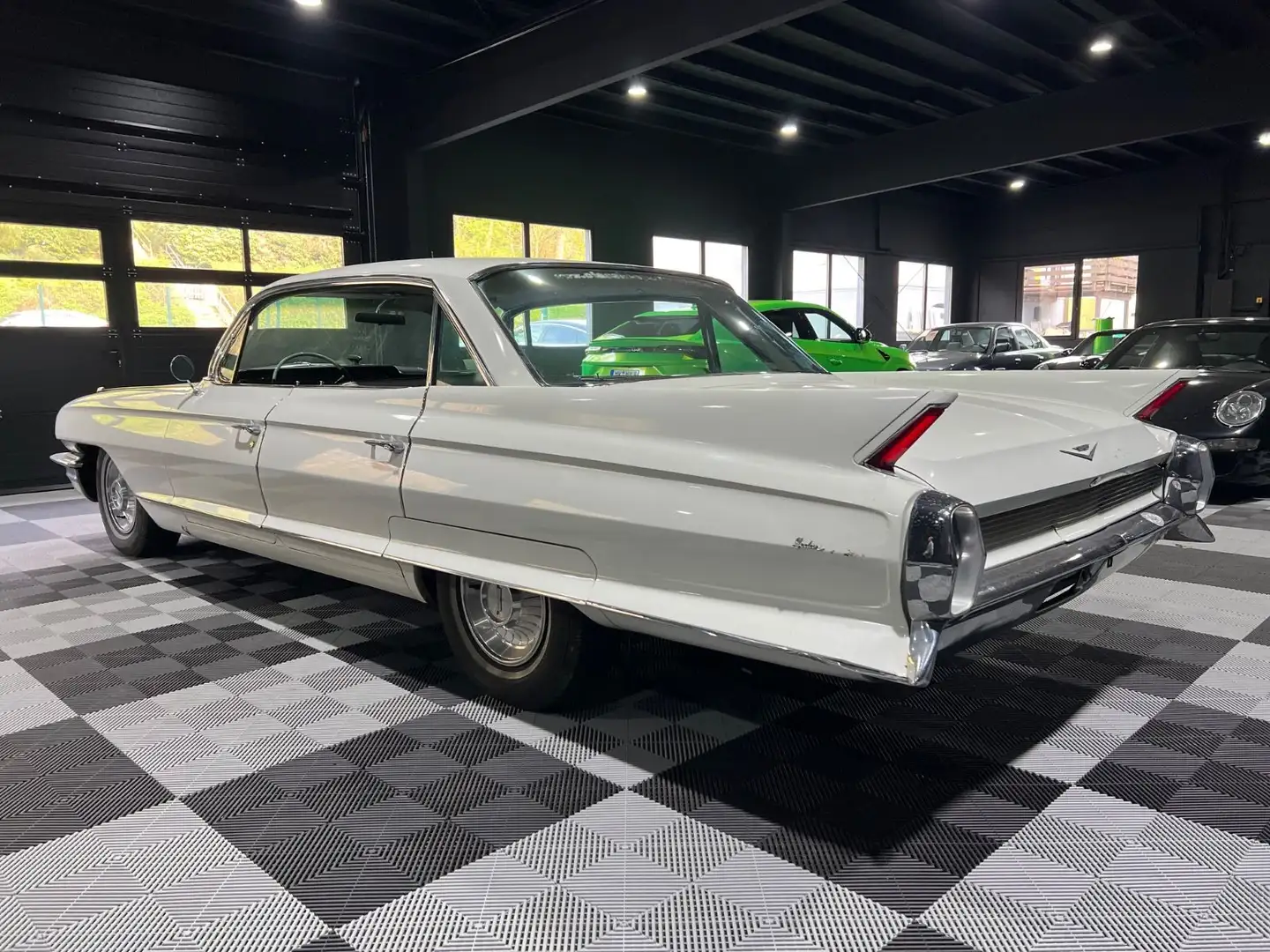 Cadillac Deville Fleetwood Sedan 6.4 Oldtimer H-Zulassung Weiß - 2