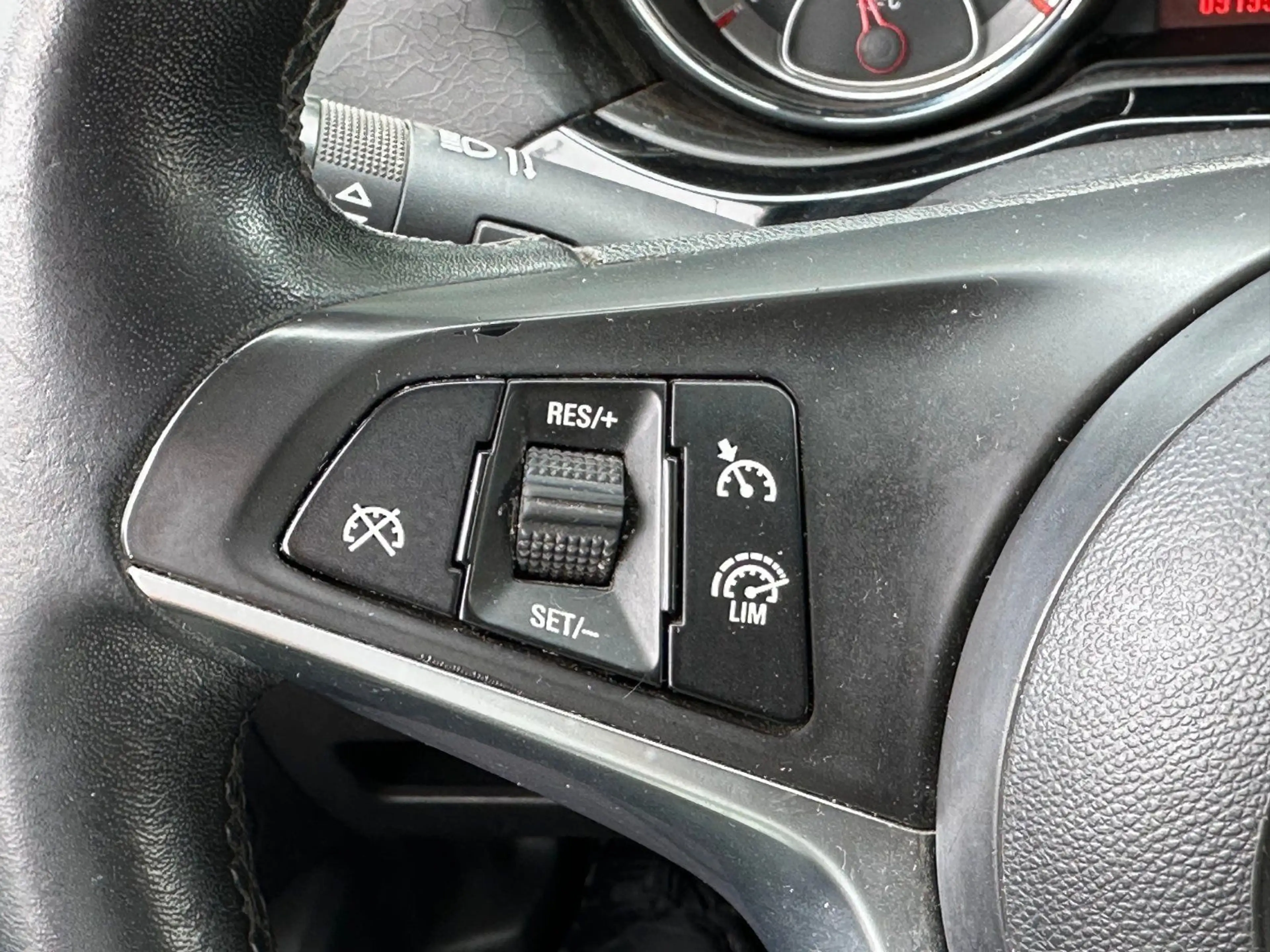 Opel Adam Adam Glam PANO. PDC. CARPLAY. KLIMA — photo 15