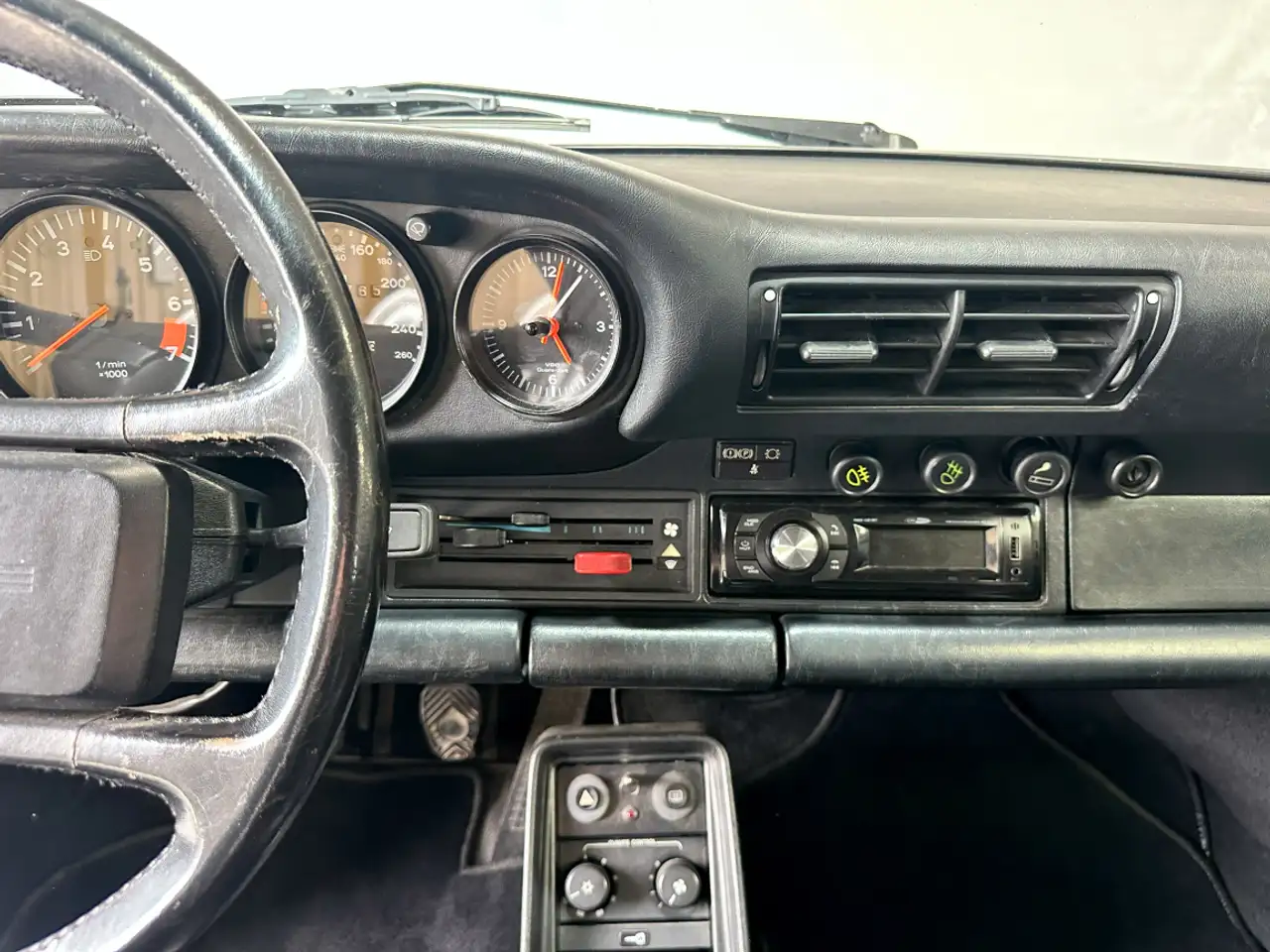 Porsche 911 Carrera 3.2 231ch BVM5 G50, foto 8