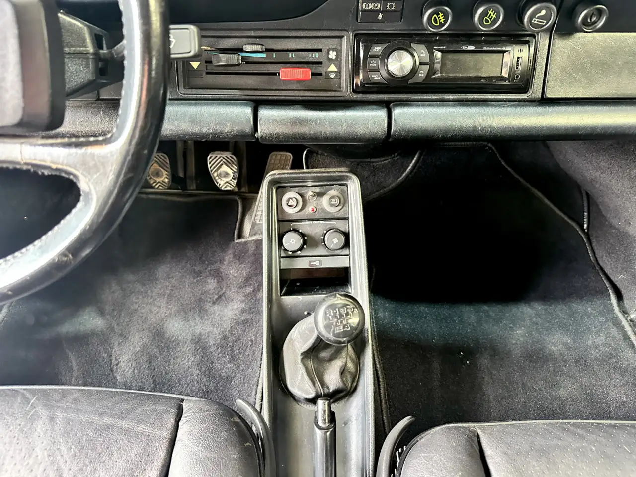 Porsche 911 Carrera 3.2 231ch BVM5 G50, foto 9