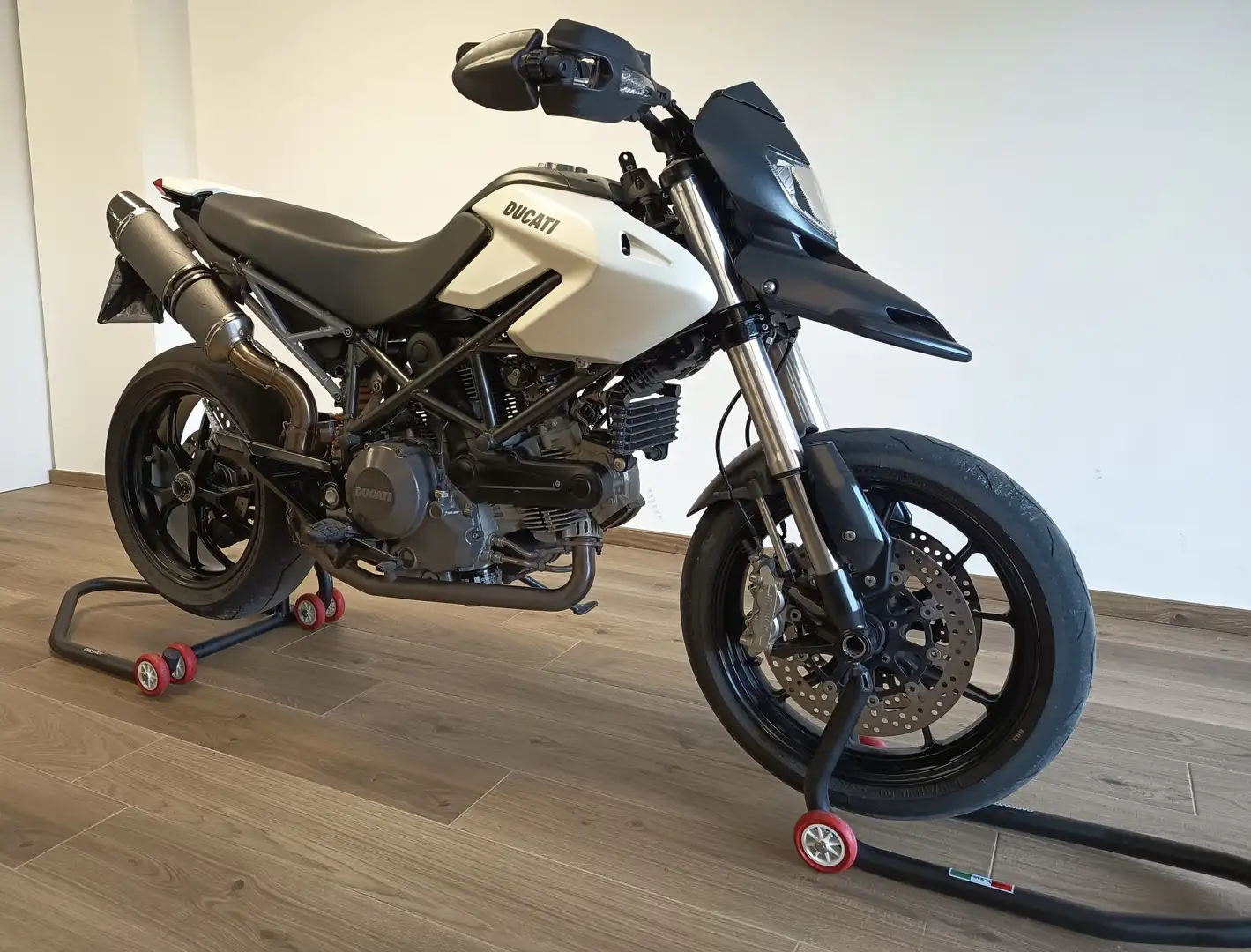 Ducati Hypermotard 796 Blanc - 2