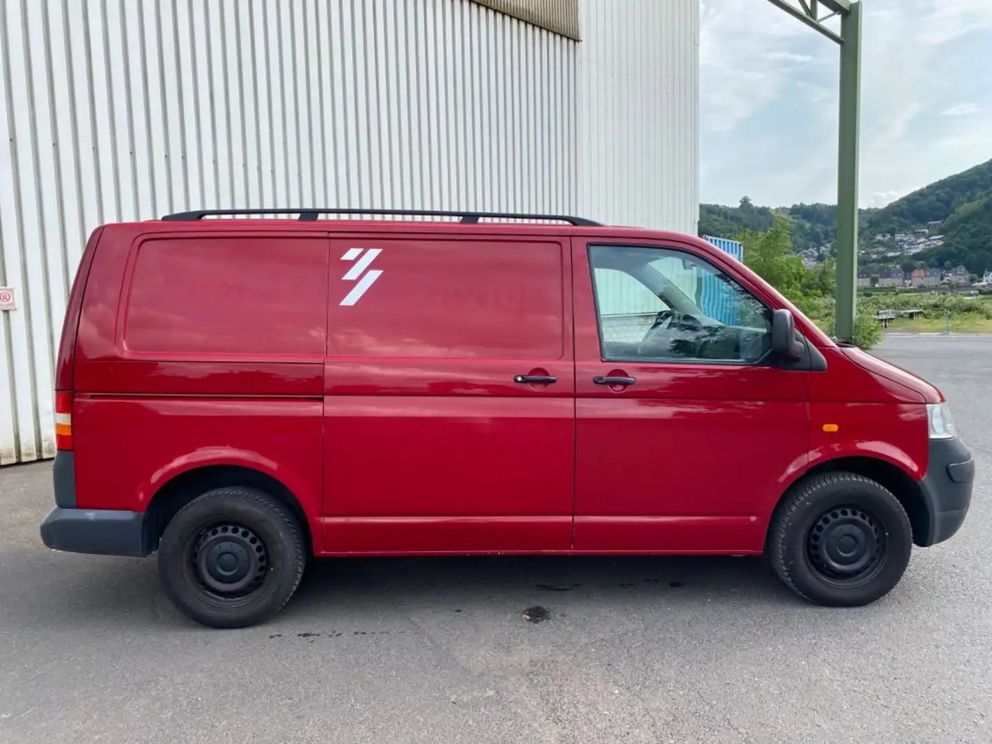 Volkswagen T5  Klima & Scheckheftgepflegt Rot - 2