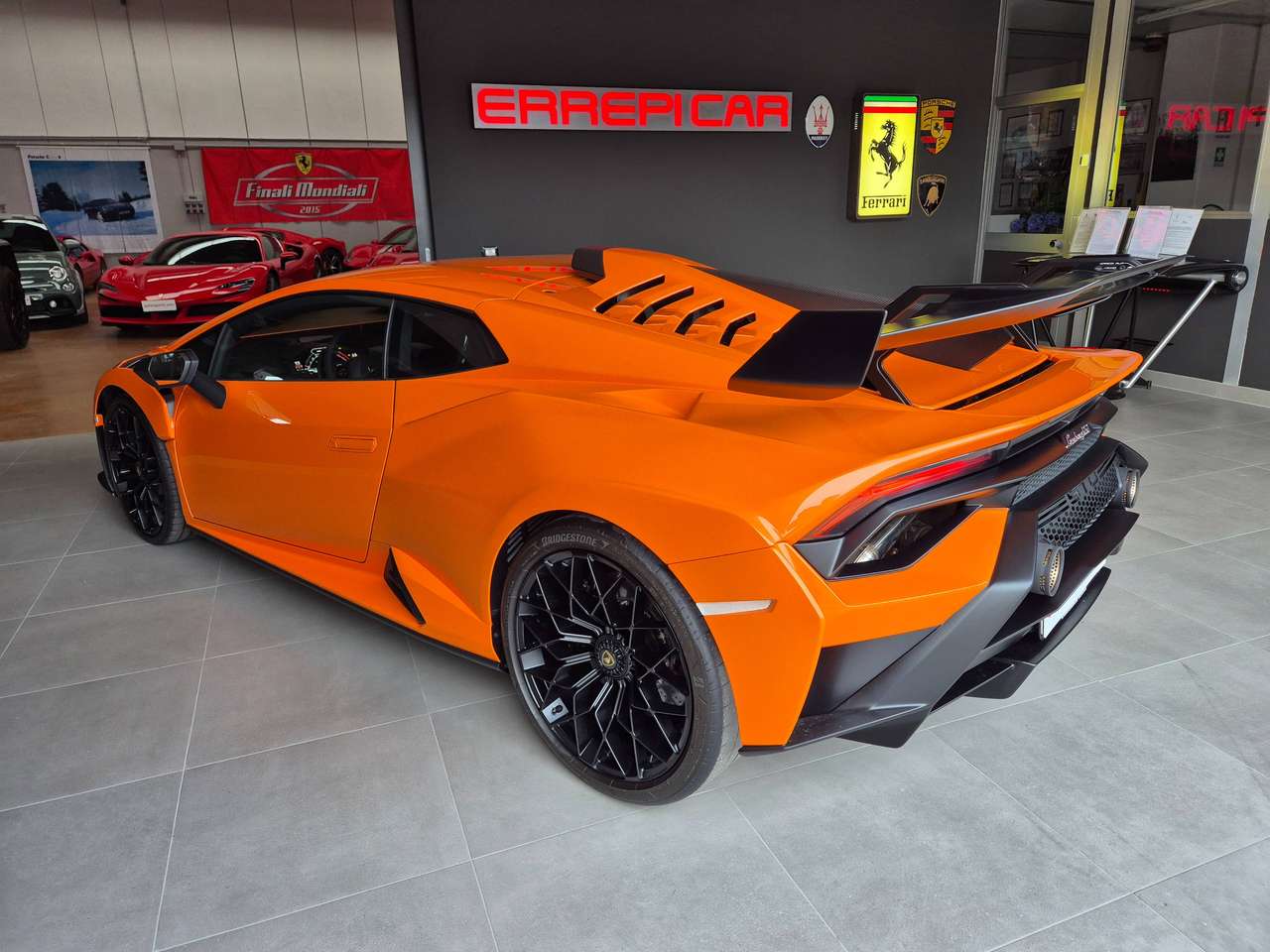Lamborghini Huracán 5.2 V10 STO 640 CV RWD- NAZIONALE-GARANZIA ORIGINALE FINO A 09/27-SPECIAL PAINT PERLESCENTE-FULL OPTIONAL