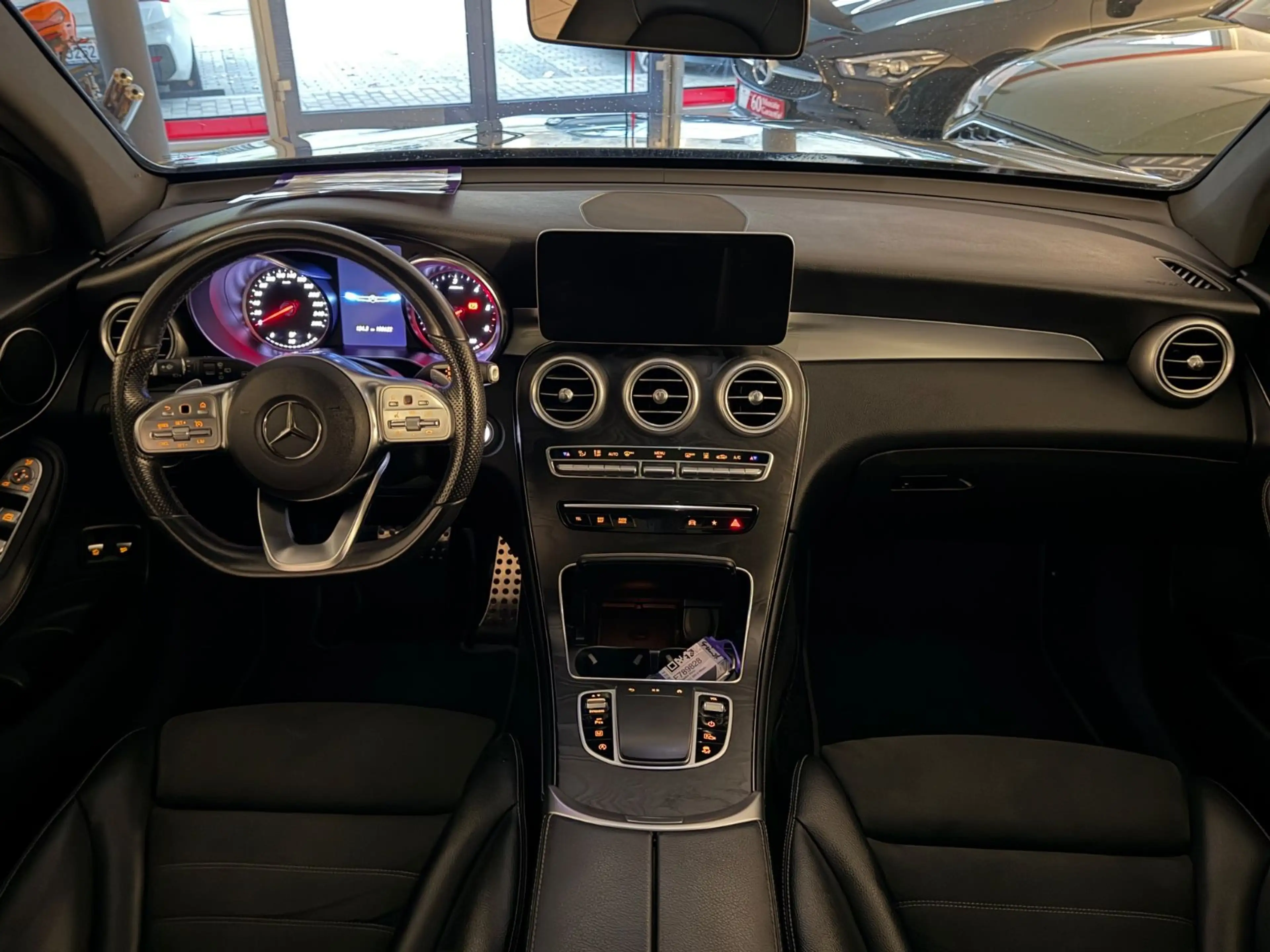 Mercedes-Benz GLC 220 GLC220d 4Matic,AMG-Line,Pano,Ahk,Led,8x-Fach — photo 11