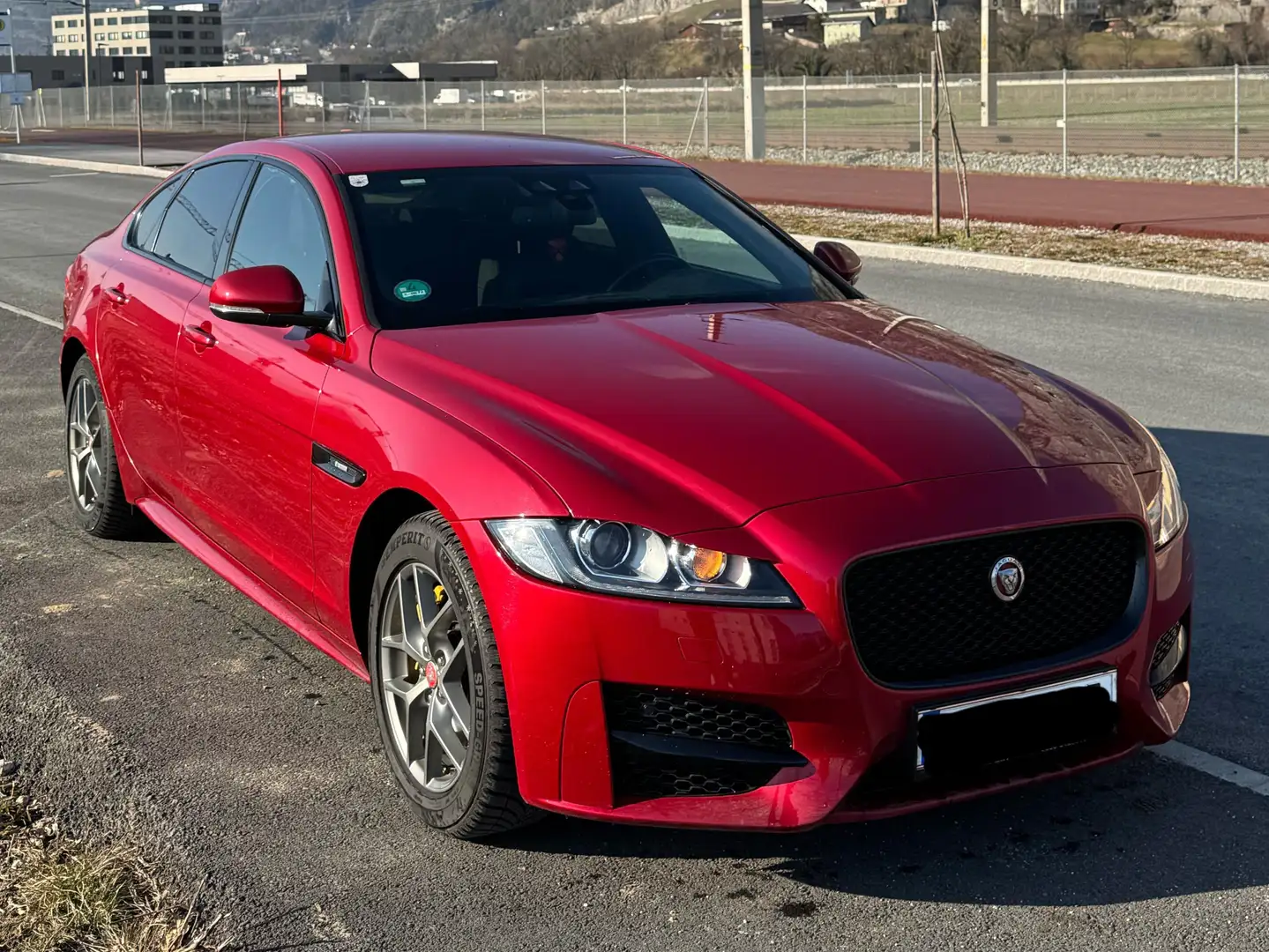 Jaguar XF XF 20d R-Sport Aut. R-Sport Rot - 1