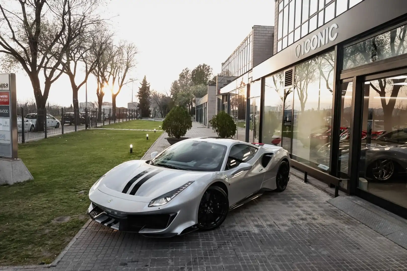 Ferrari 488 Pista Gris - 1