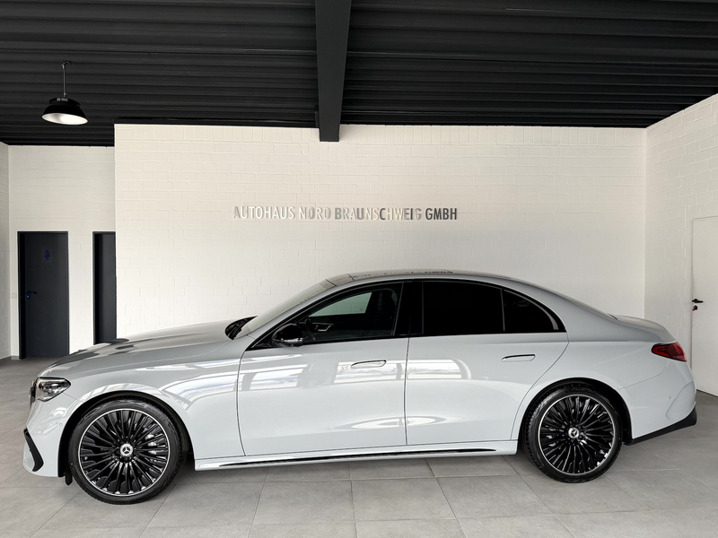 Mercedes-Benz E 220 d AMG Line*Superscreen*Pano*AHK*Night* — photo 3