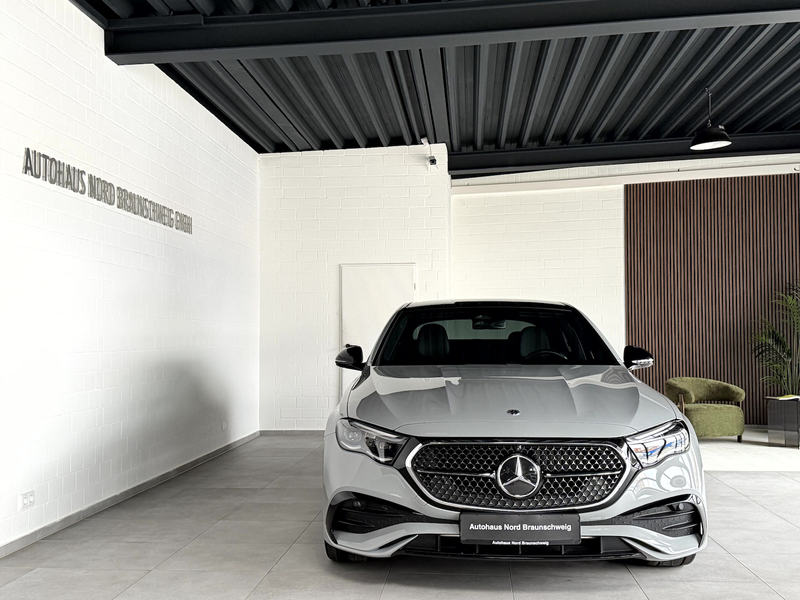 Mercedes-Benz E 220 d AMG Line*Superscreen*Pano*AHK*Night* — photo 2