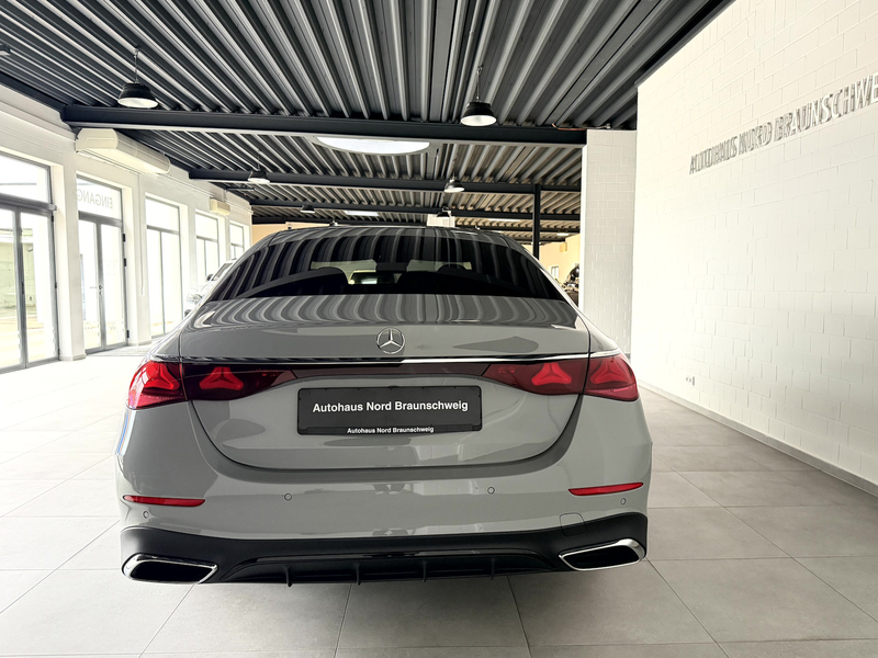 Mercedes-Benz E 220 d AMG Line*Superscreen*Pano*AHK*Night* — photo 6