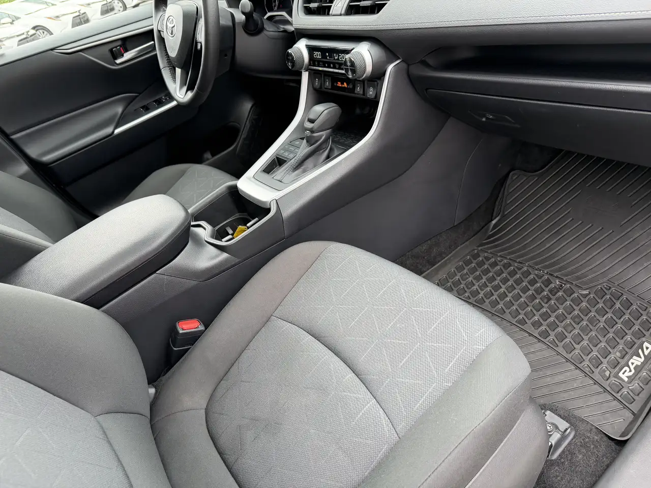 Toyota RAV 4 снимка Toyota RAV 4