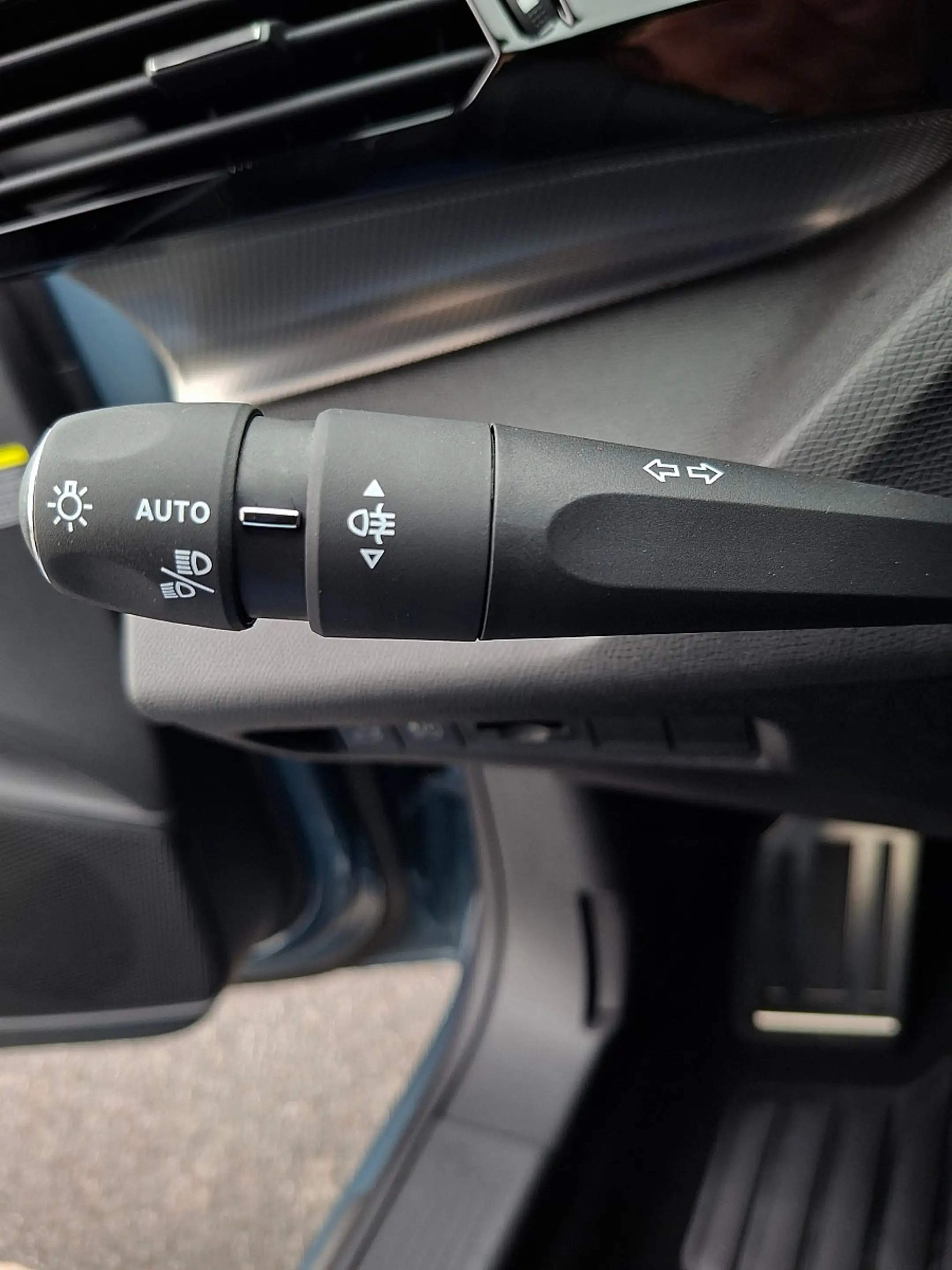 Peugeot 308 e SW 156PS 58kWh GT "sofort verfügbar" — photo 14