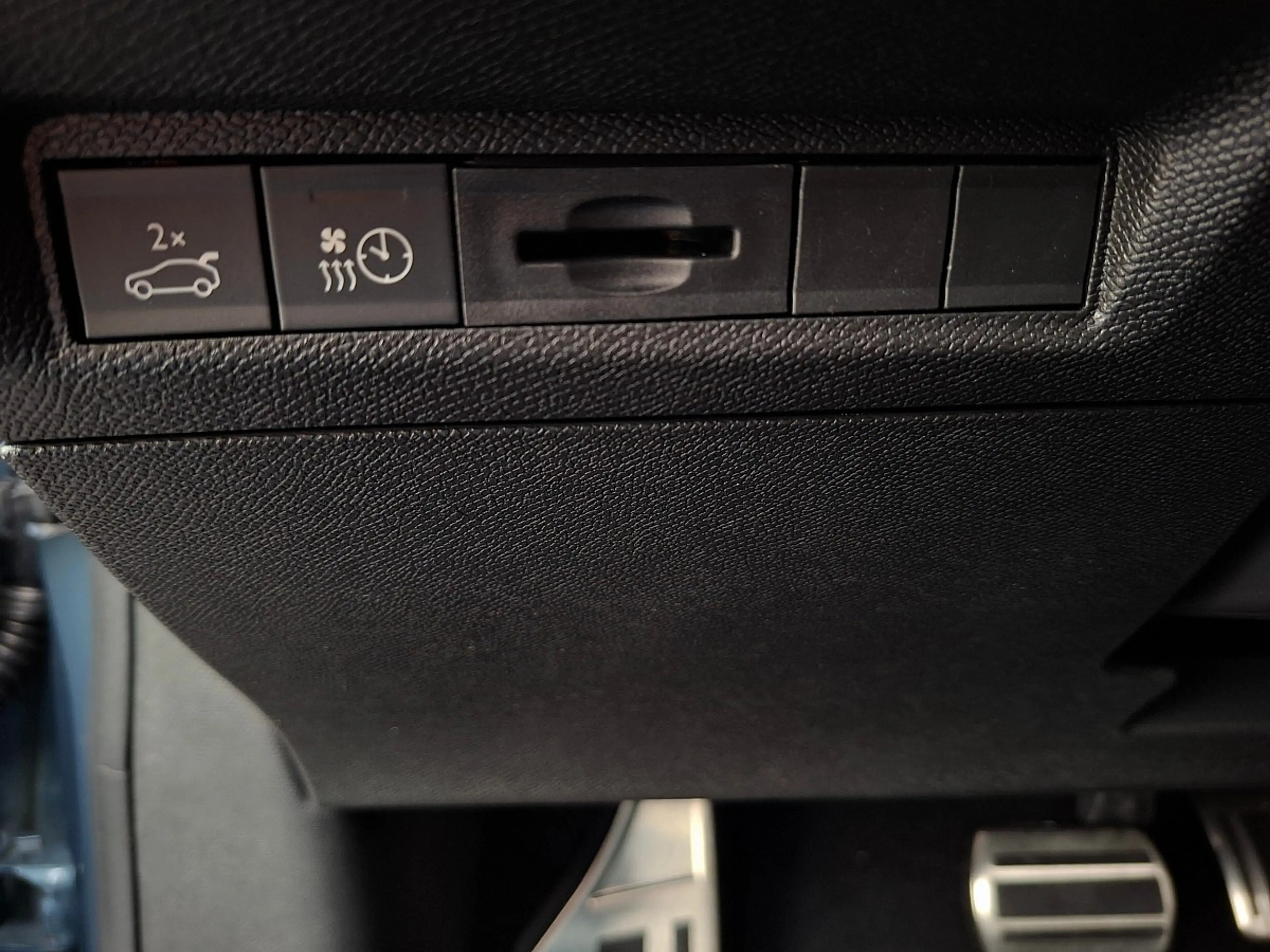 Peugeot 308 e SW 156PS 58kWh GT "sofort verfügbar" — photo 7