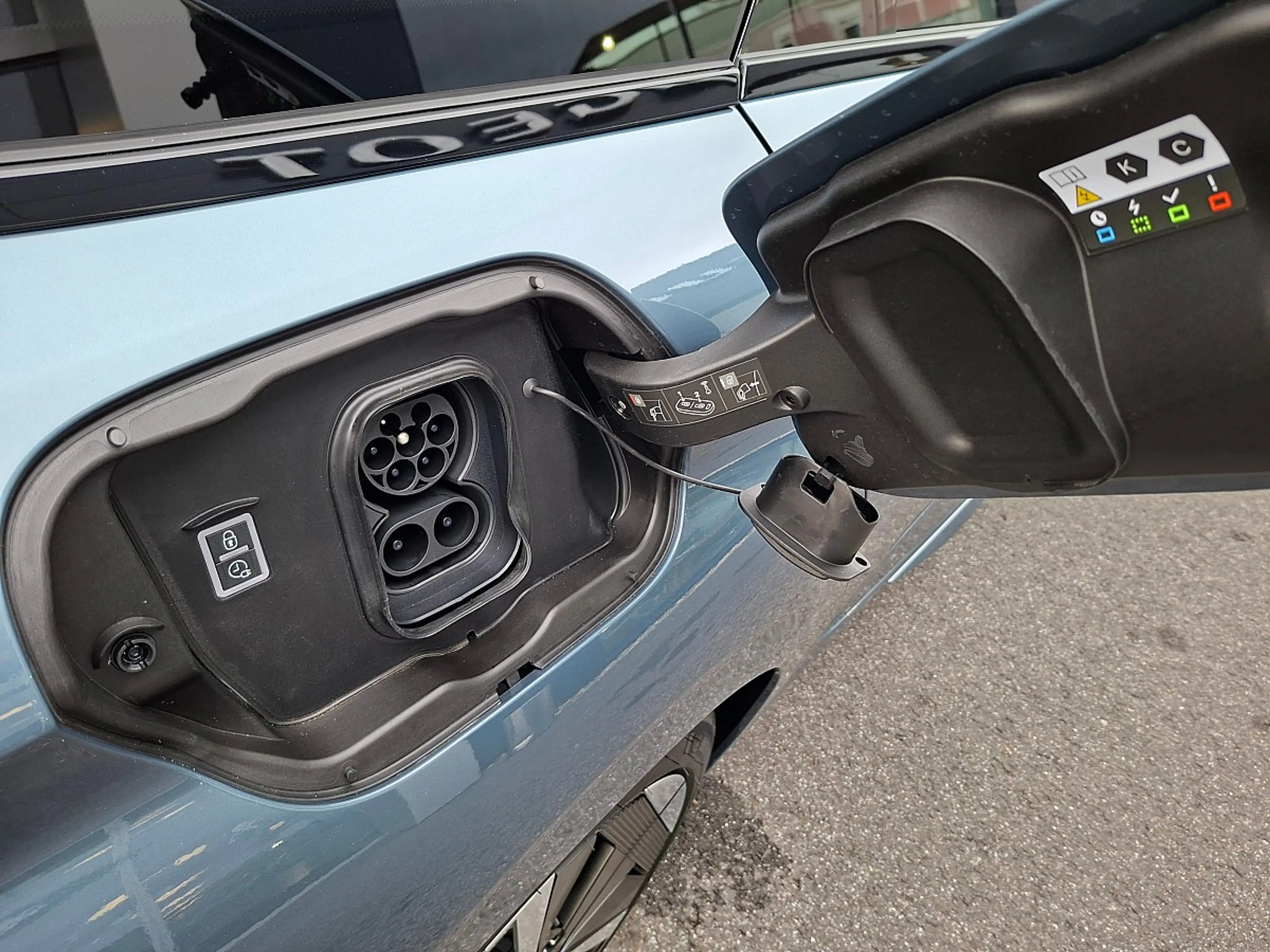 Peugeot 308 e SW 156PS 58kWh GT "sofort verfügbar" — photo 3