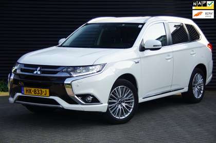 Mitsubishi Outlander 2.0 PHEV Executive Edition | Trekhaak | Alcantara