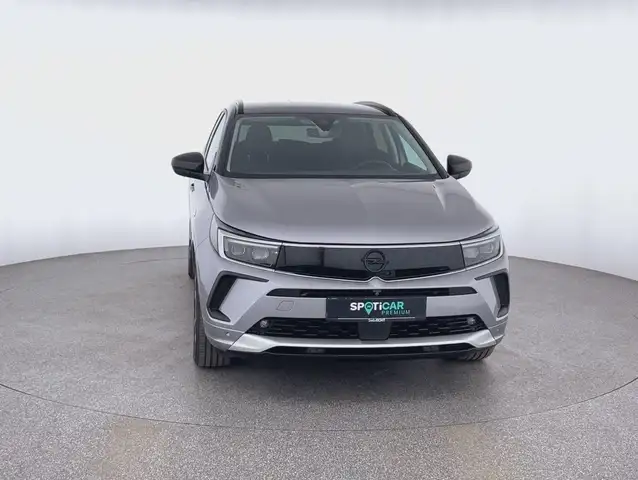 Opel Grandland view 2