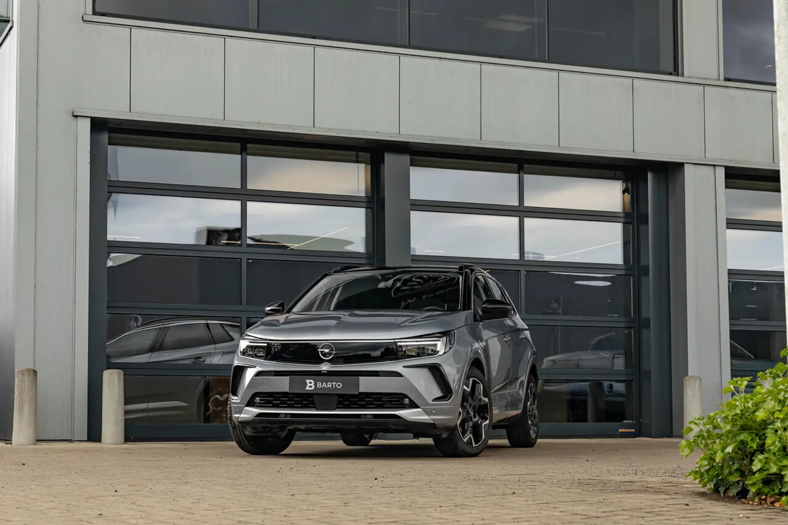 Opel Grandland Automaat 130pk | Ultimate | Alcantara | Zetelve... Grigio - 1