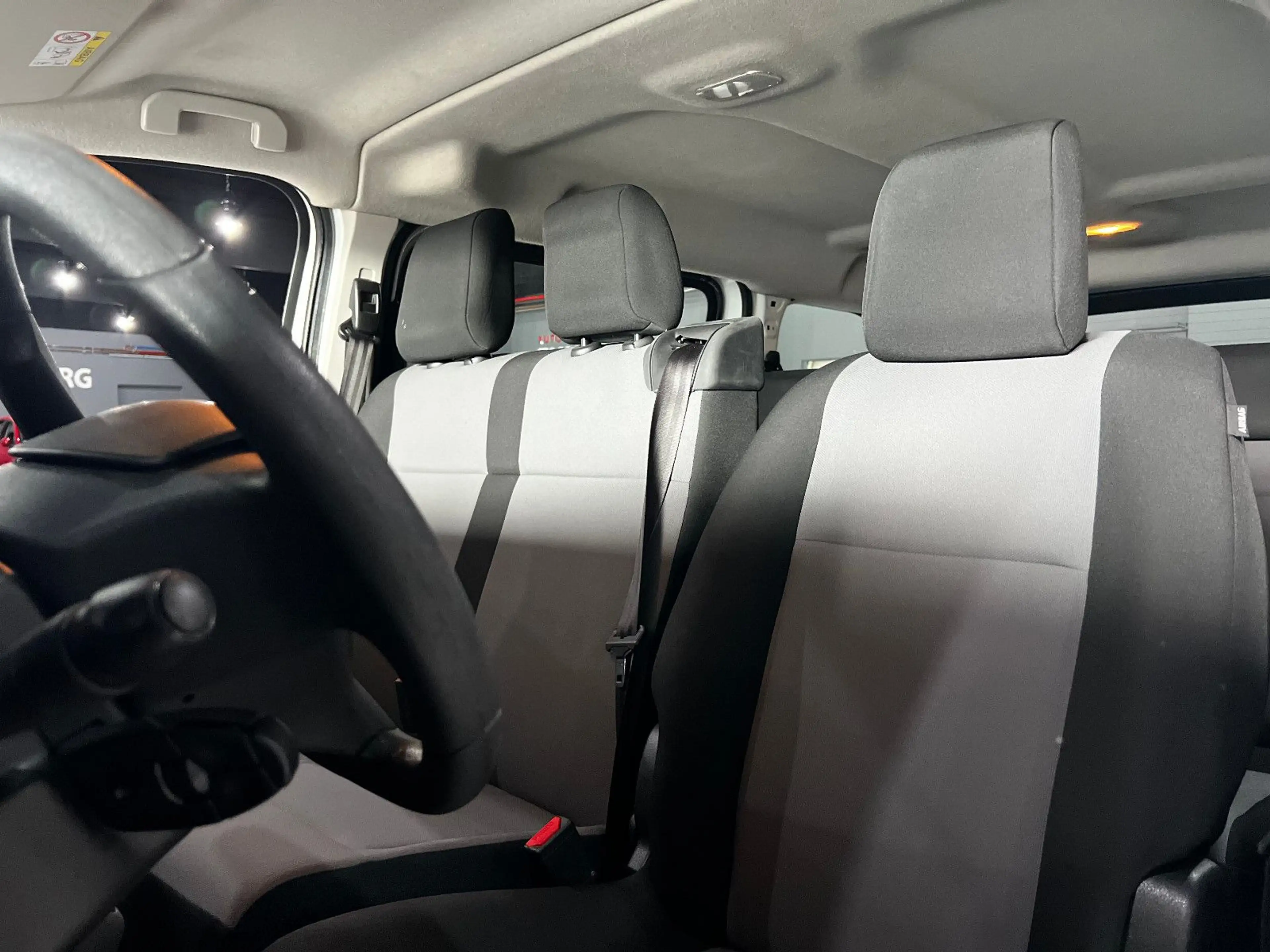 Peugeot Expert Traveller L2 9 SITZE/TEMPOMAT/PDC/KLIMA — photo 9