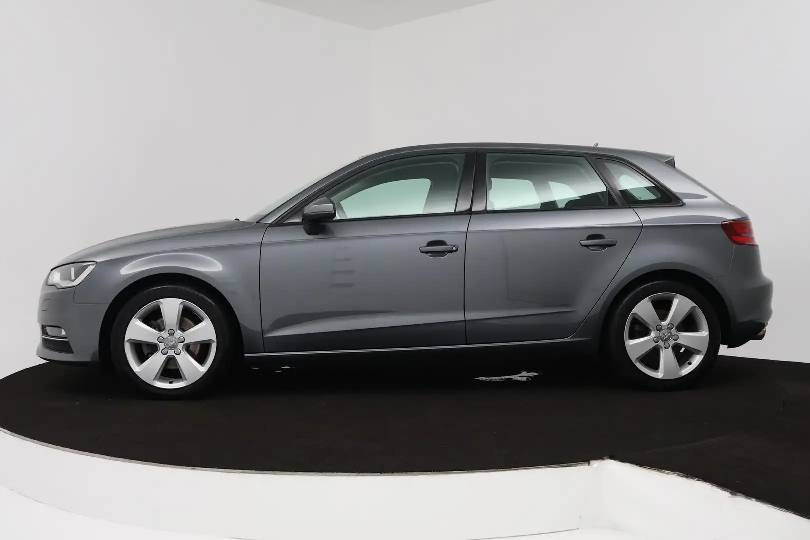 Audi A3 Sportback 1.4 TFSI Ambition Pro Line (NAVIGATIE, A Grijs - 2