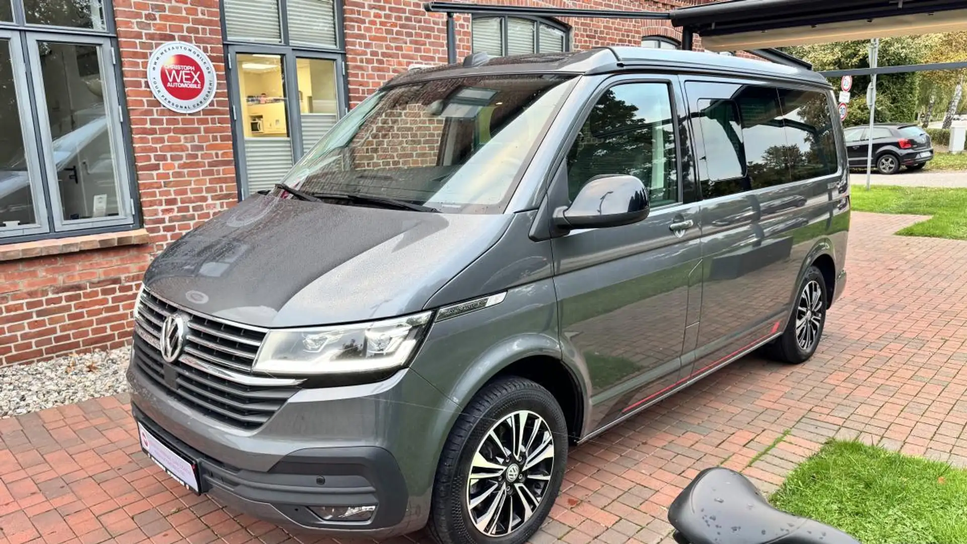 Volkswagen T6.1 California VW T6.1 California 2,0 TDI Beach -85000 KM-1. Hd Silber - 1