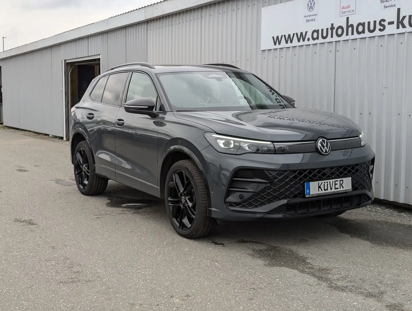 Volkswagen Tiguan R-Line 2,0 TDI DSG 4M+Navi+Pano+ACC+AHK Grau - 1