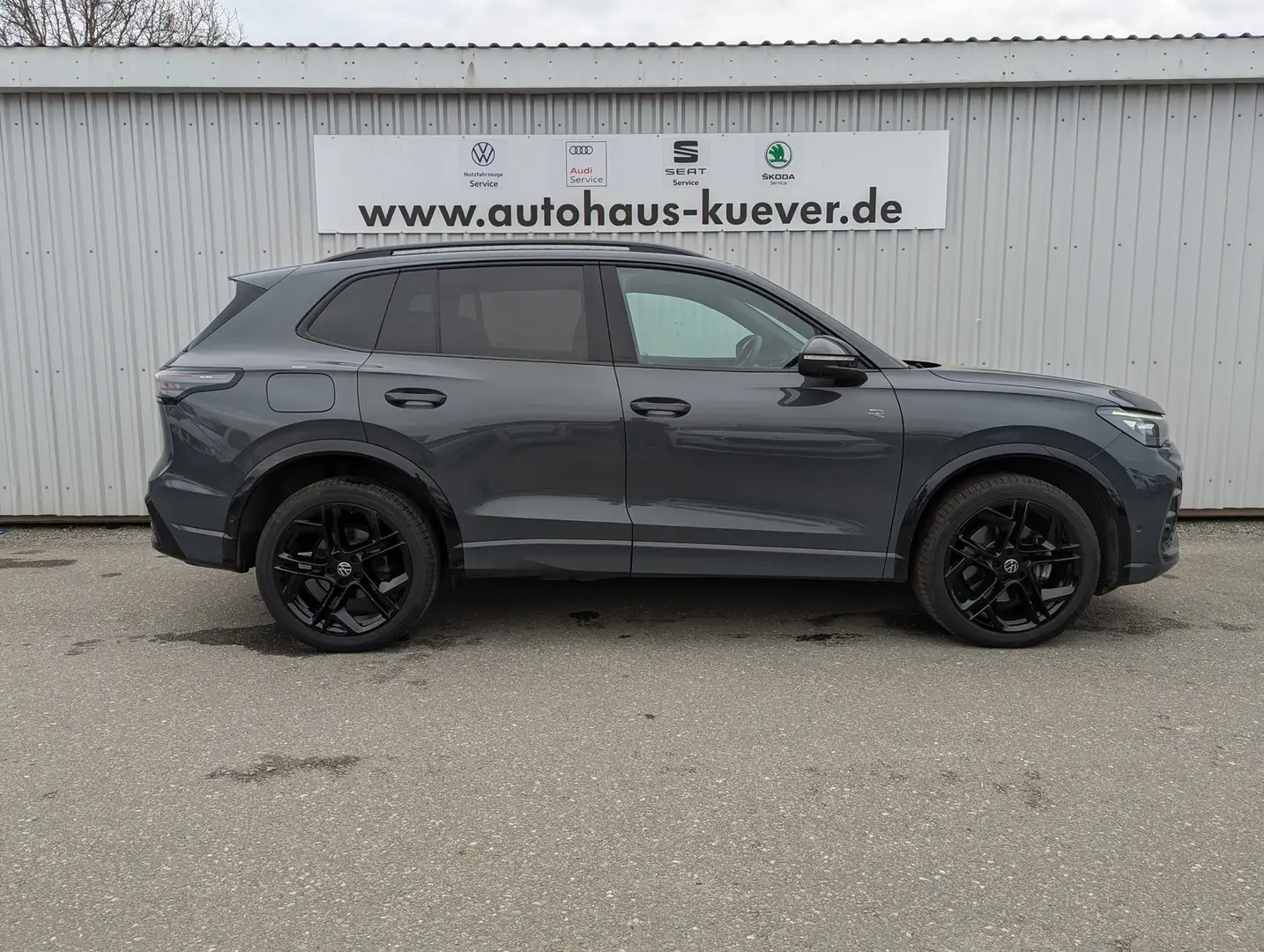 Volkswagen Tiguan R-Line 2,0 TDI DSG 4M+Navi+Pano+ACC+AHK Grau - 2