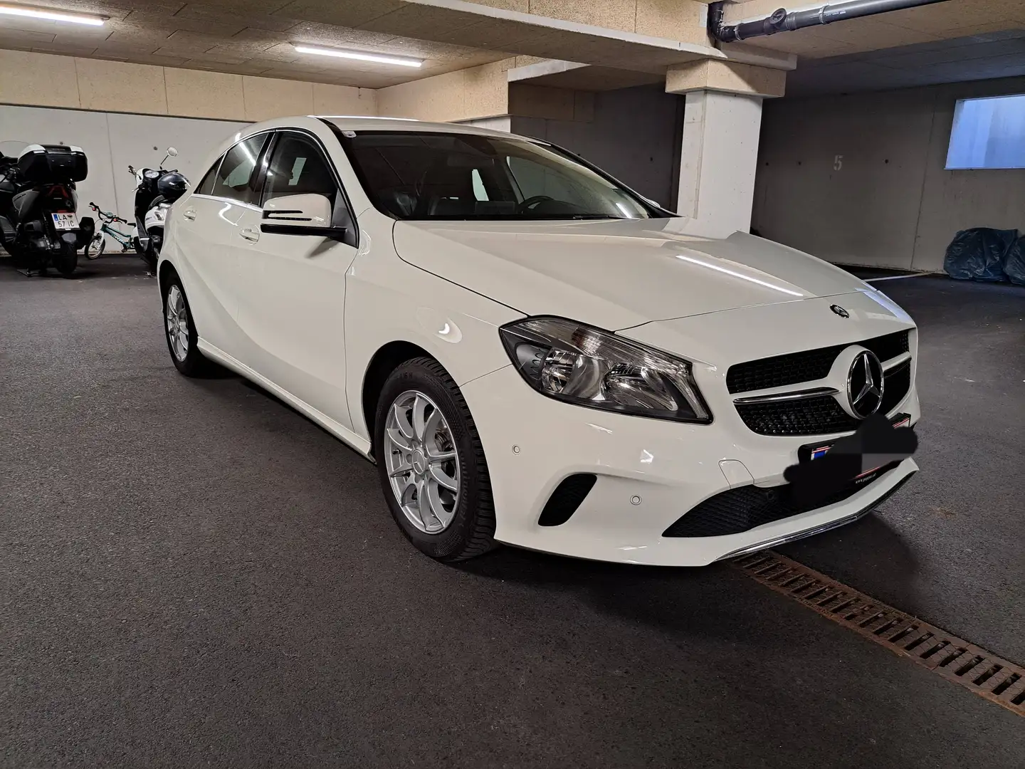 Mercedes-Benz A 160 Austrian Edition Weiß - 2