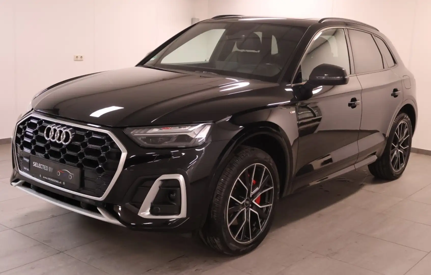 Audi Q5 50 TFSI e S edition Zwart - 1