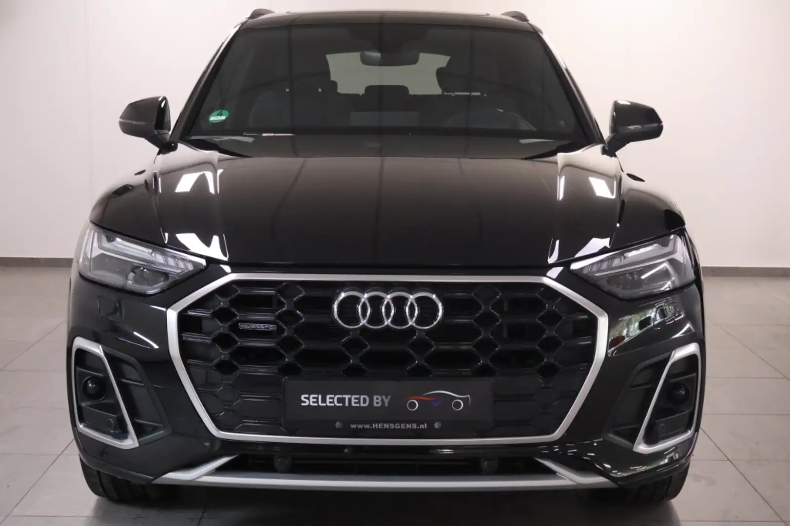 Audi Q5 50 TFSI e S edition Zwart - 2