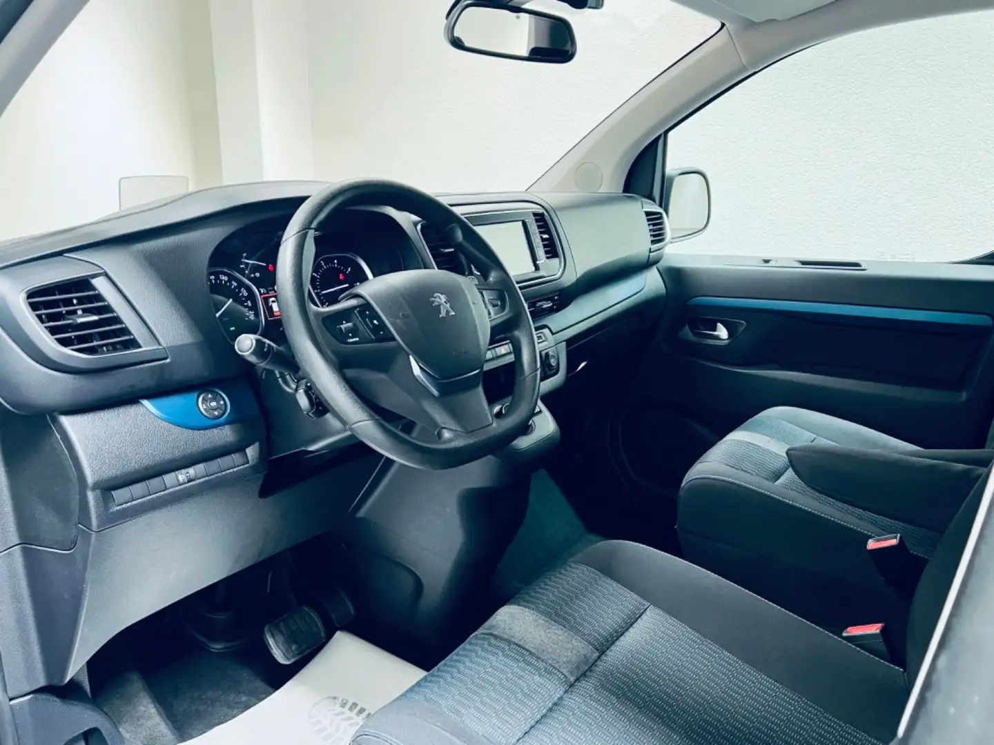 Peugeot Traveller Active L2   * 8 SITZER * NAVI * AHK * Zwart - 2
