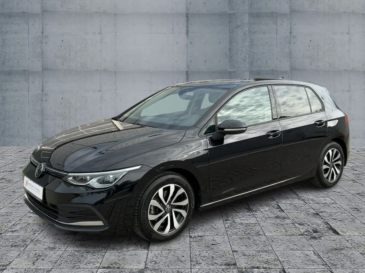 Volkswagen Golf VIII 2.0TDI DSG 5JG+MATRIX+NAV+AHK+PANO+HuD Schwarz - 2