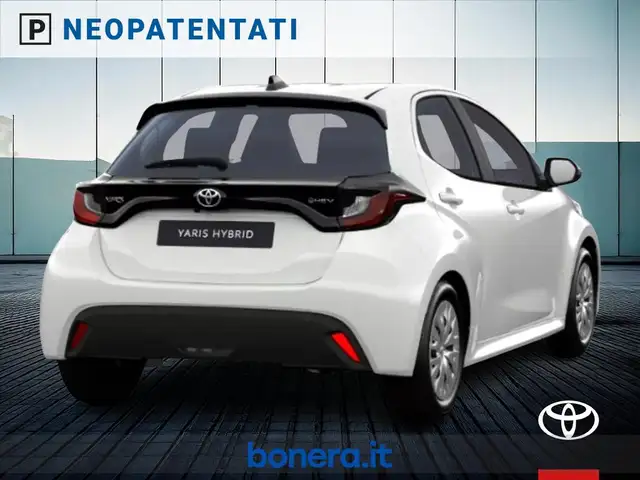 Toyota Yaris view 3