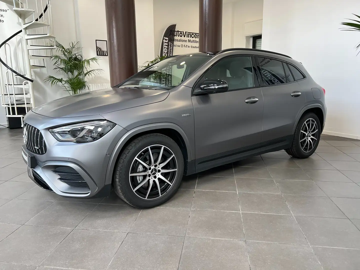 Mercedes-Benz GLA 35 AMG ADVANCED PLUS 4MATIC AUTO Серый - 2