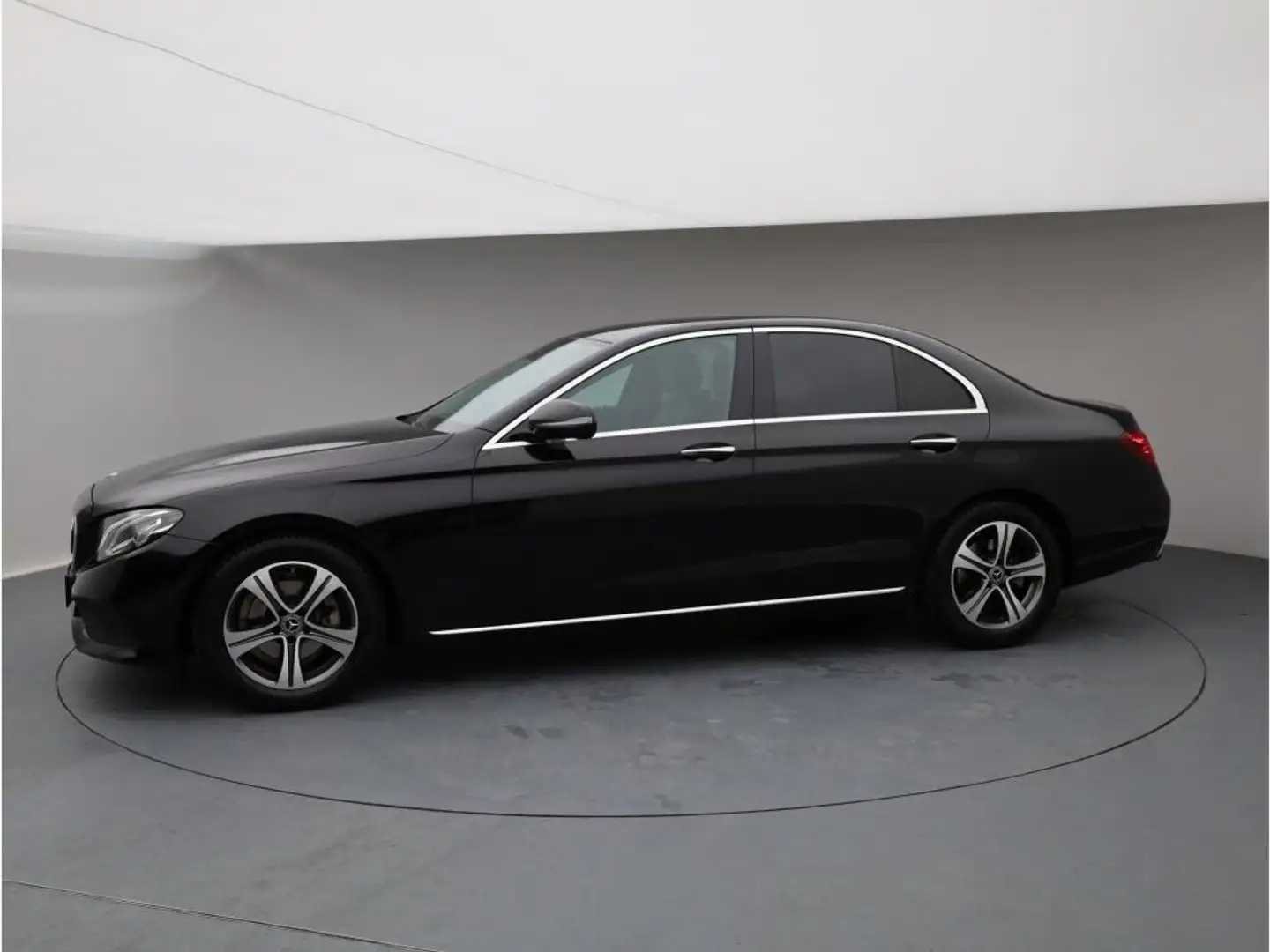 Mercedes-Benz E 220 d Avantgarde Comand DAB StdHzg Distr+ Mem Nero - 2