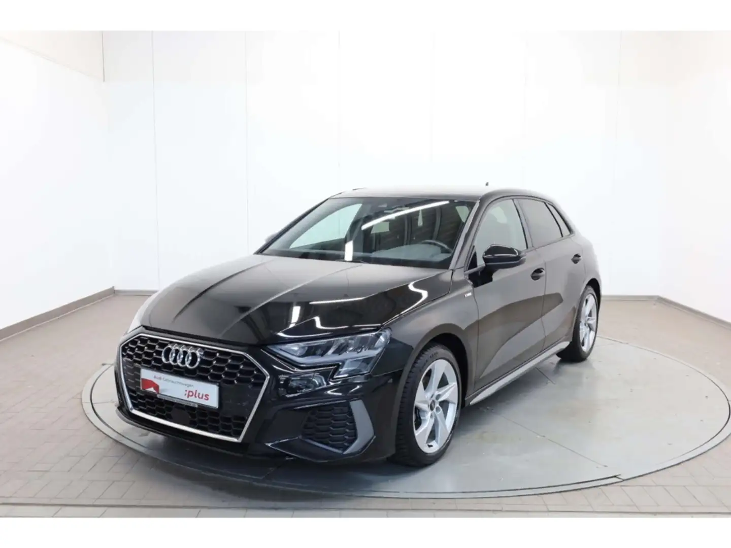 Audi A3 Sportback 30 TFSI S line Schwarz - 2