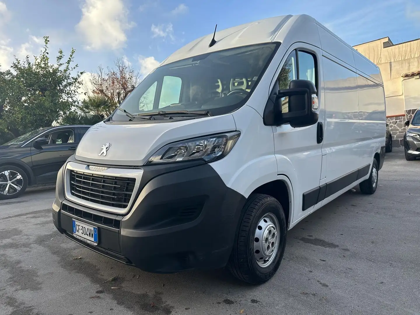 Peugeot Boxer 335 L3H2 2.2 140CV Bianco - 1