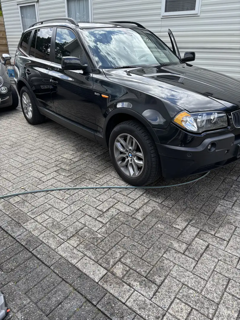 BMW X3 3.0i Aut. - 1