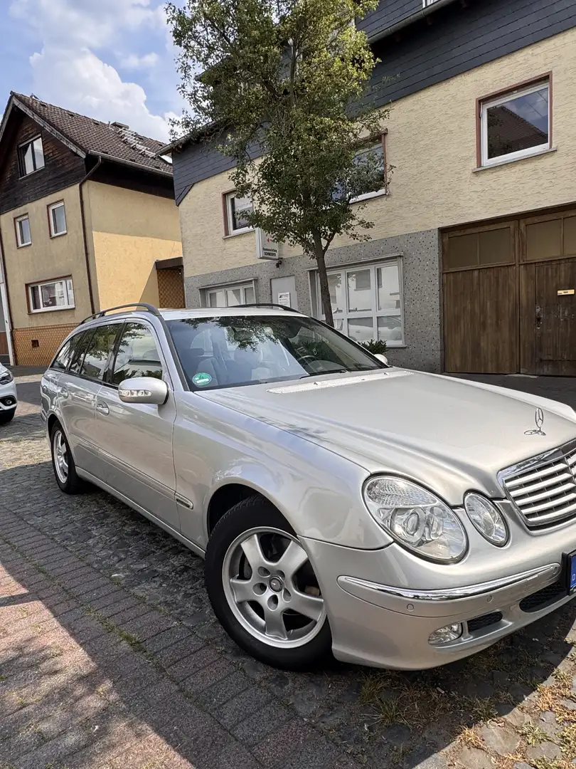 Mercedes-Benz E 240 T 4Matic Elegance - 2