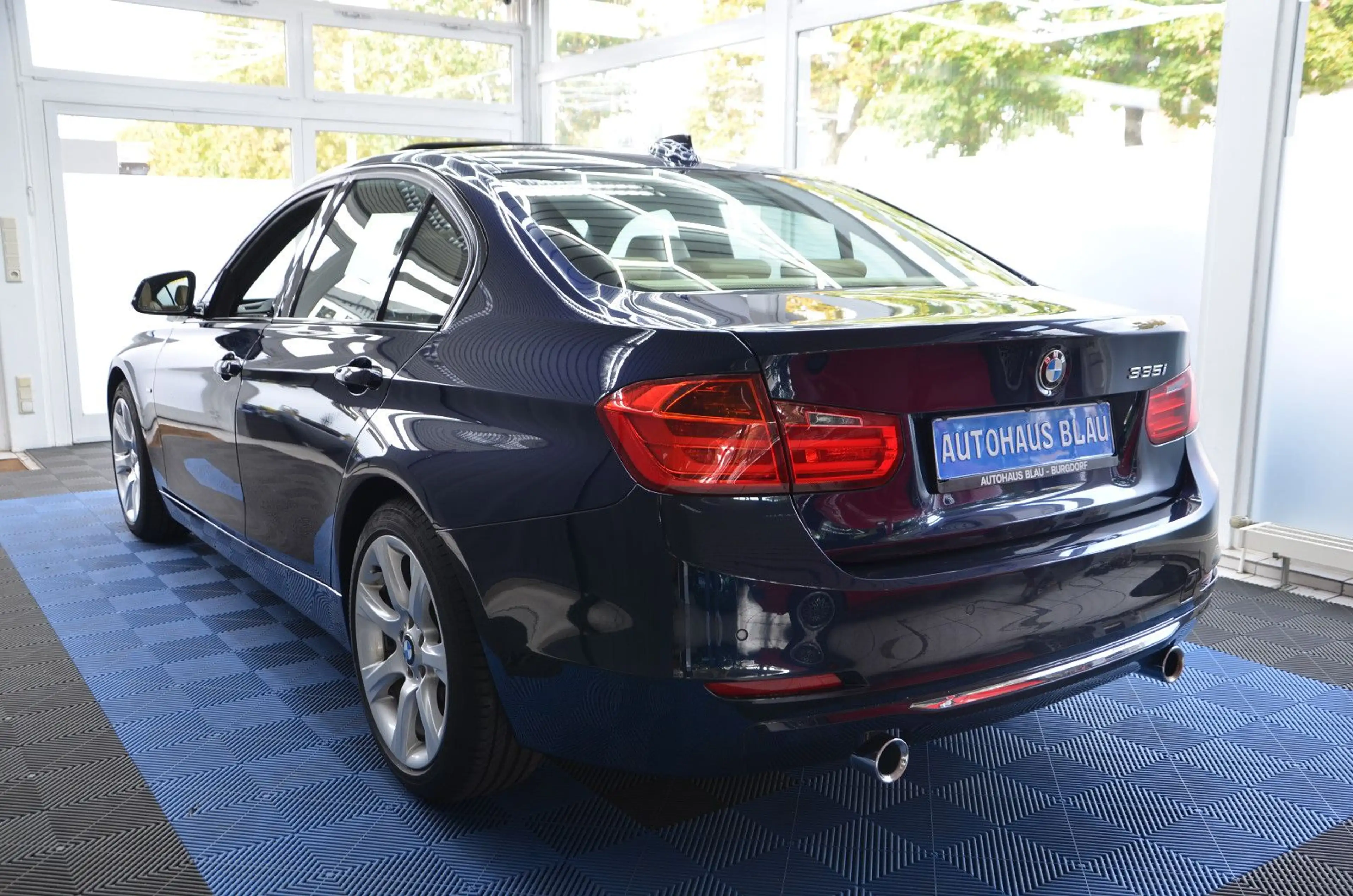BMW 335 i Limousine Luxury Line *LEDER*NAVI*GSD*2.HD! — photo 6