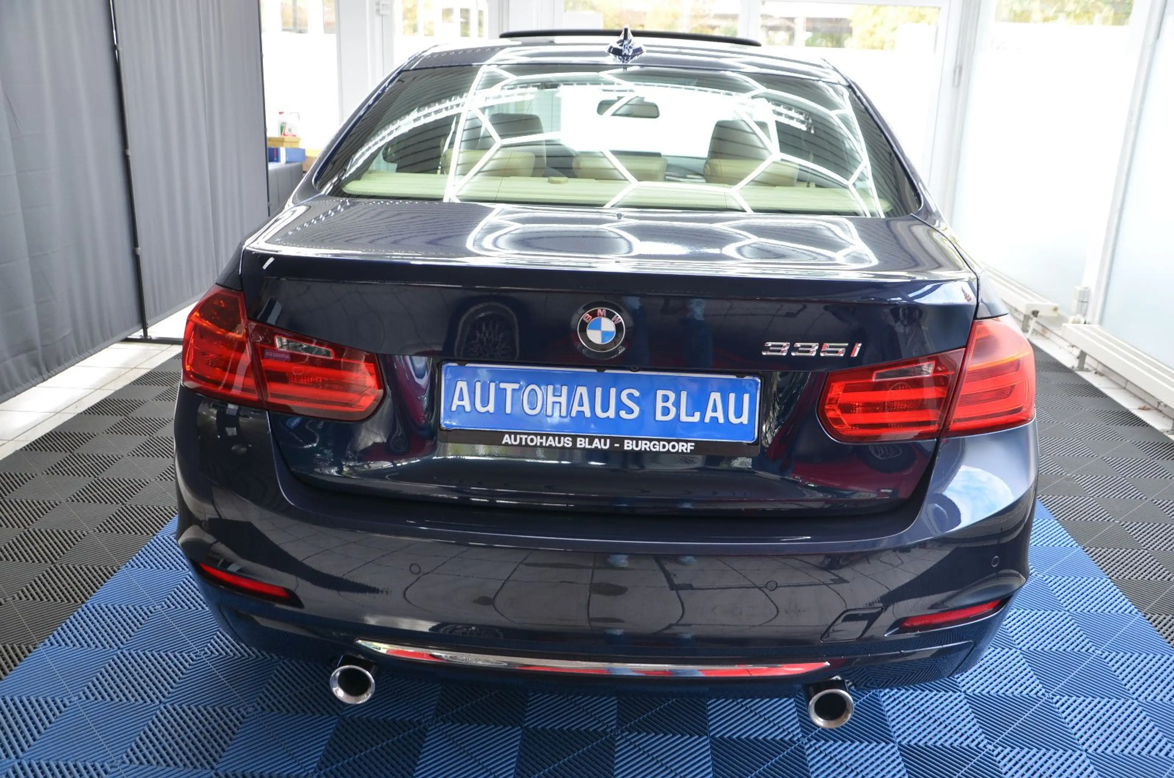 BMW 335 i Limousine Luxury Line *LEDER*NAVI*GSD*2.HD! — photo 5